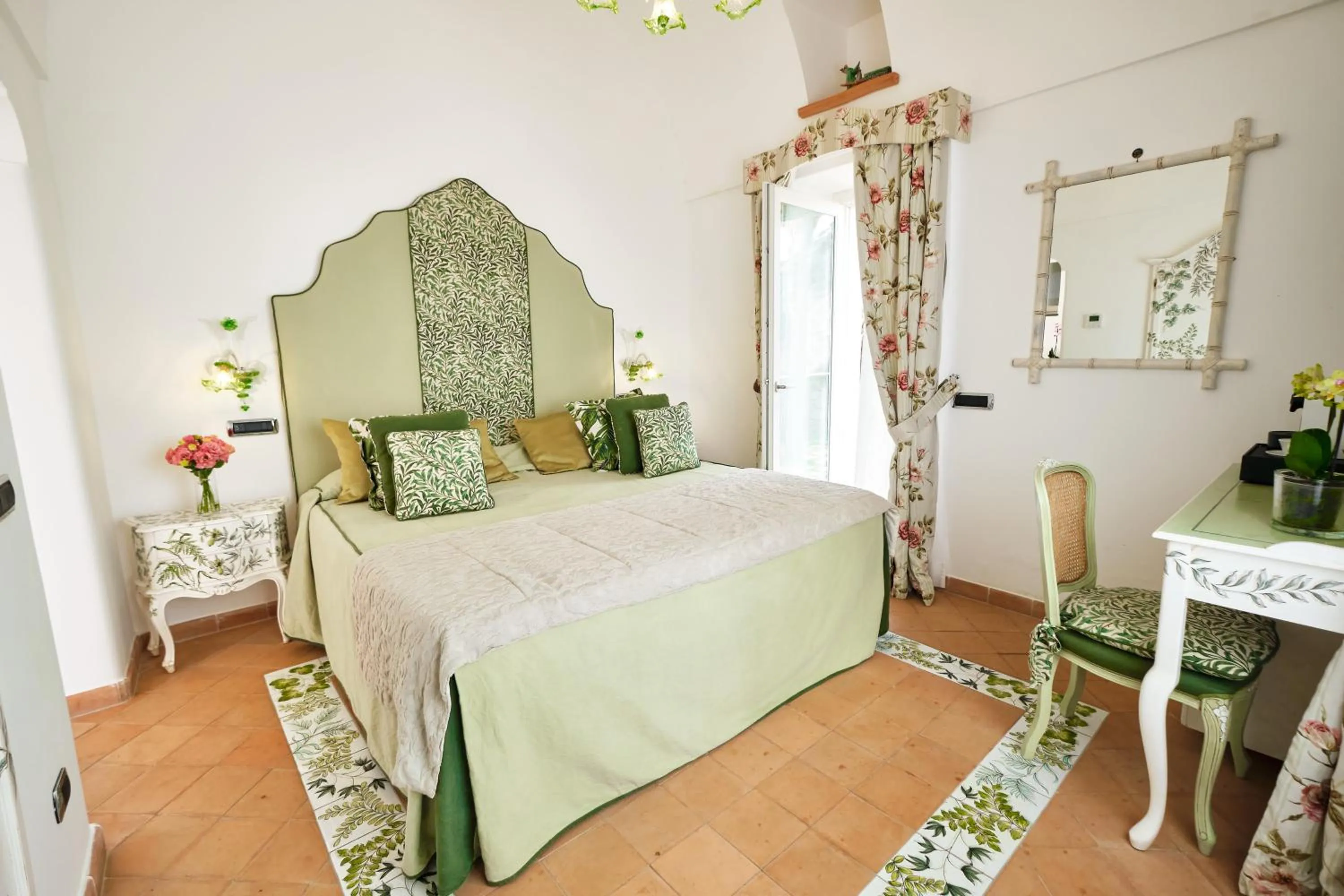 Suite with Private Pool in Hotel Botanico San Lazzaro
