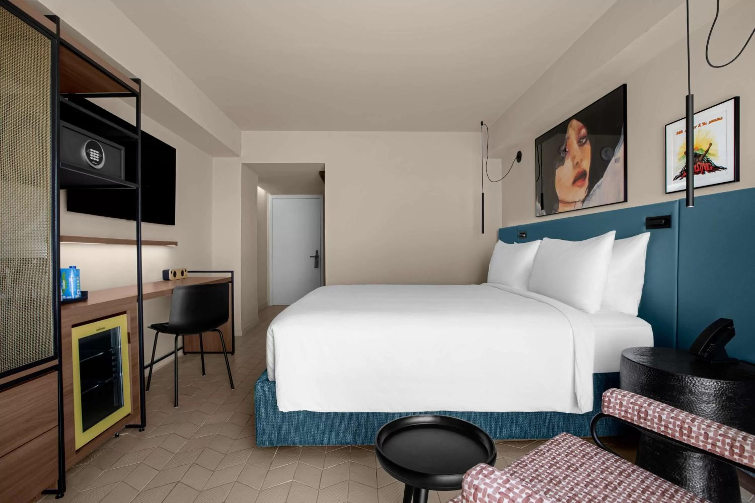 King Room in ROK Hotel Kingston, Tapestry Collection By Hilton