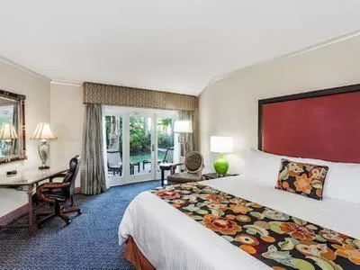 Deluxe King Room - Non-Smoking in Safety Harbor Resort & Spa Trademark Collection by Wyndham