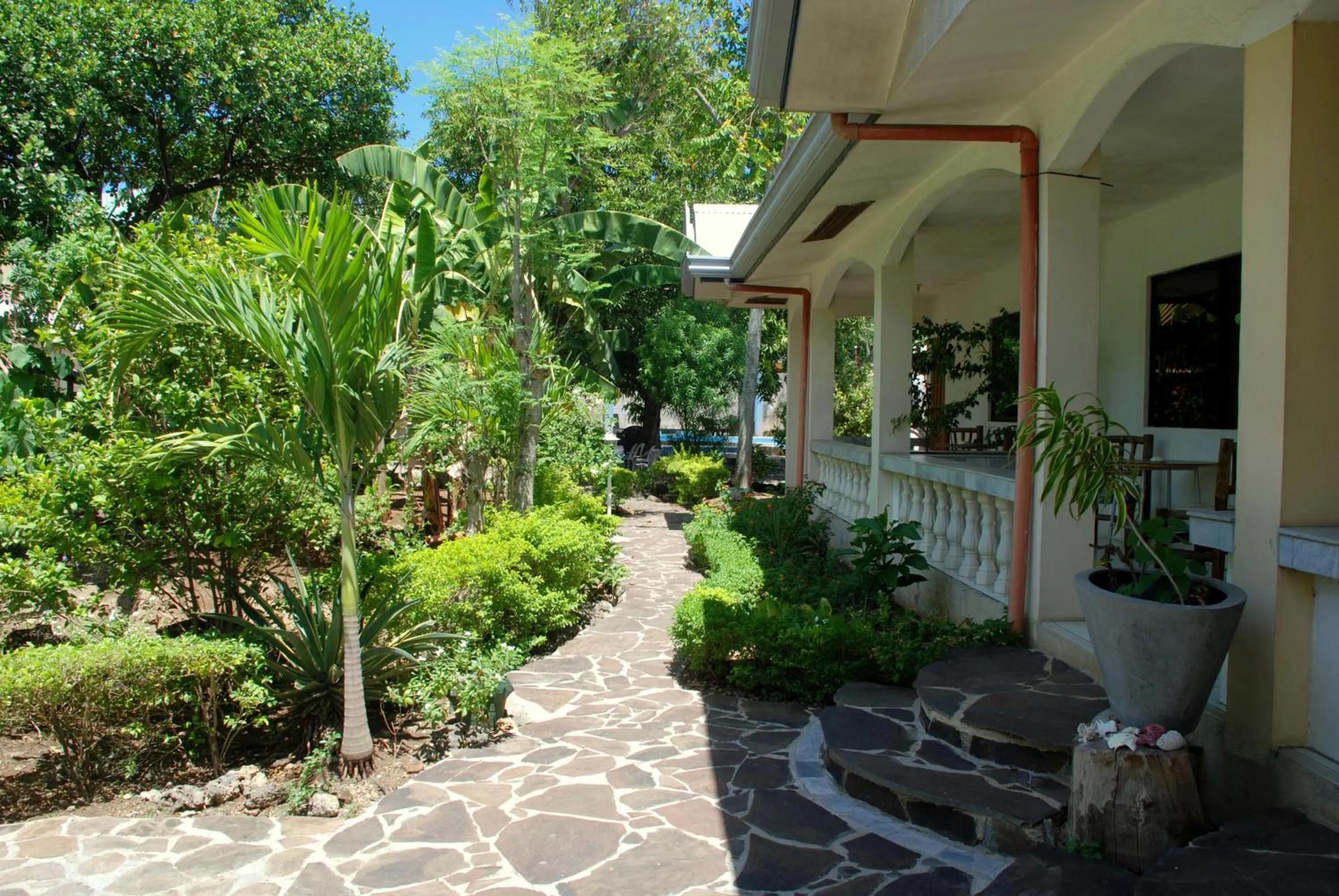 Apartment with Terrace in Lapu-Lapu Cottages & Restaurant