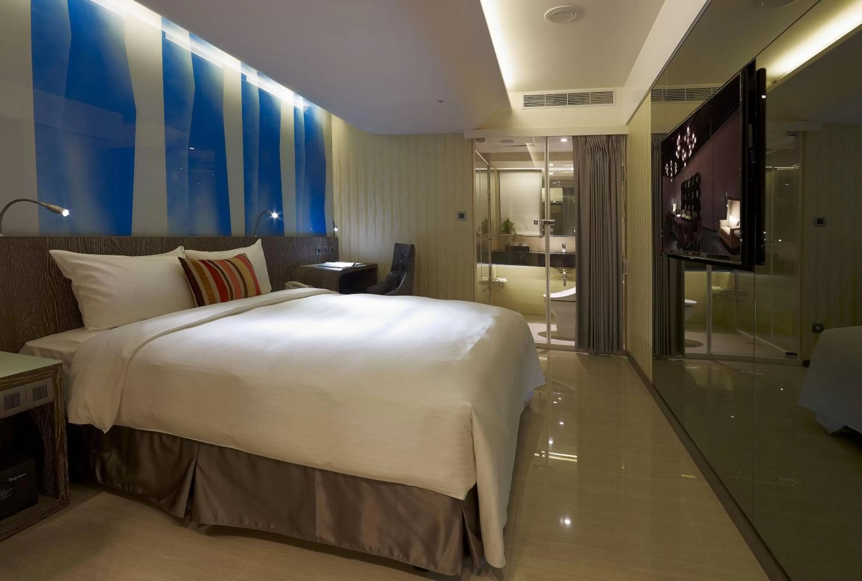 Classic Double Room in Beauty Hotels - Hotel Bnight-Self Check-In Hotel