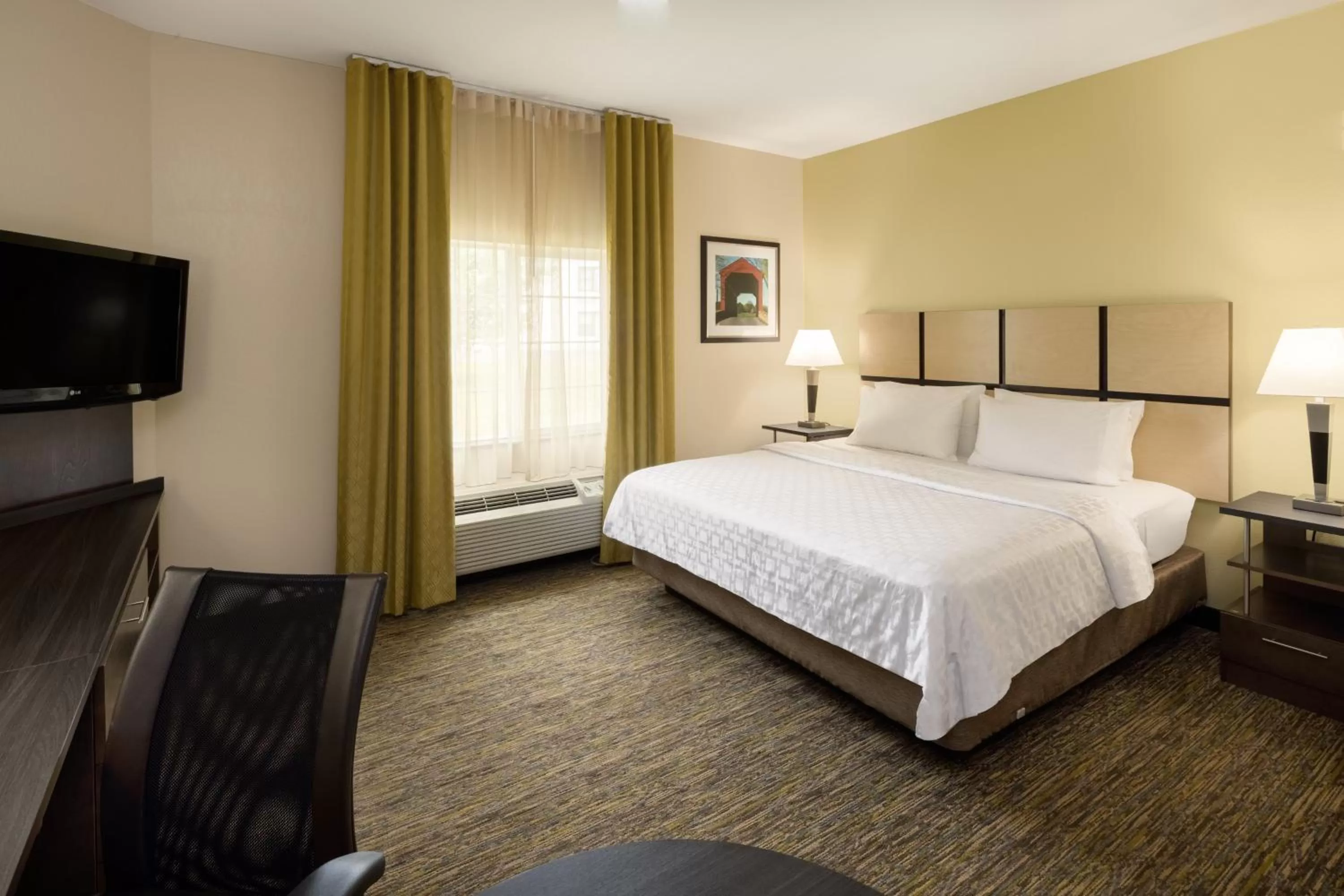 Studio Queen Suite in Candlewood Suites Windsor Locks by IHG