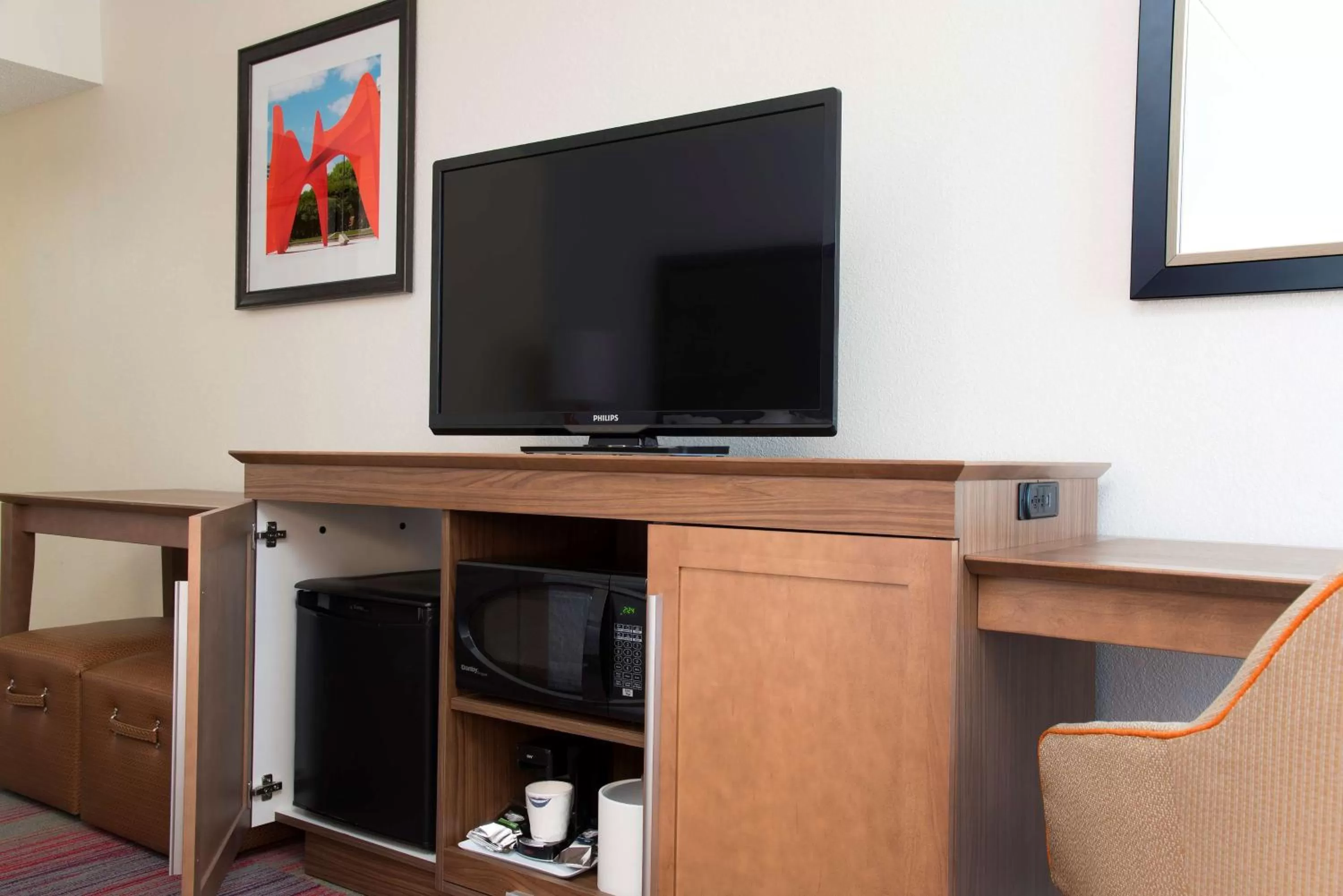 King Room with Sofa Bed and Study - Non-Smoking in Hampton Inn Grand Rapids-South