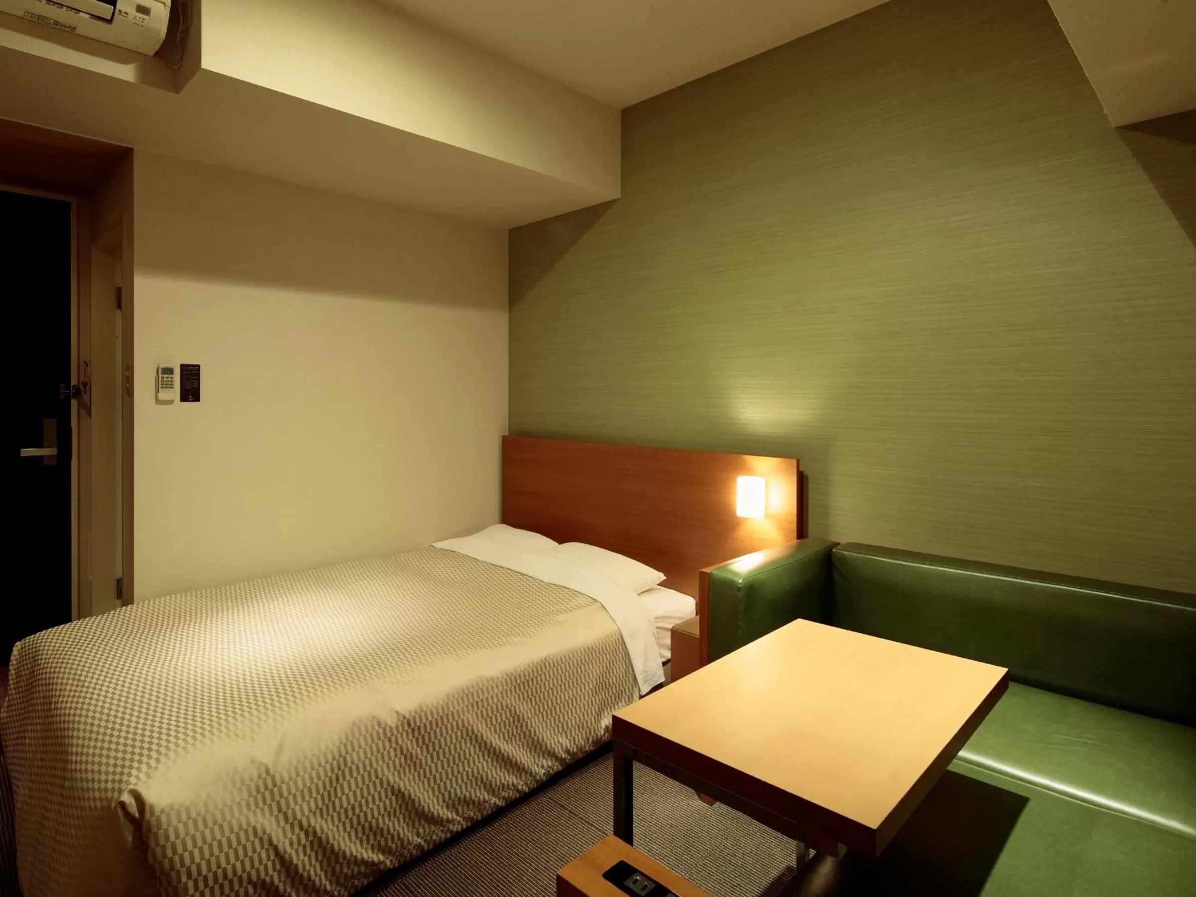 Standard Double Room with Sofa - single occupancy - Smoking in Candeo Hotels Handa