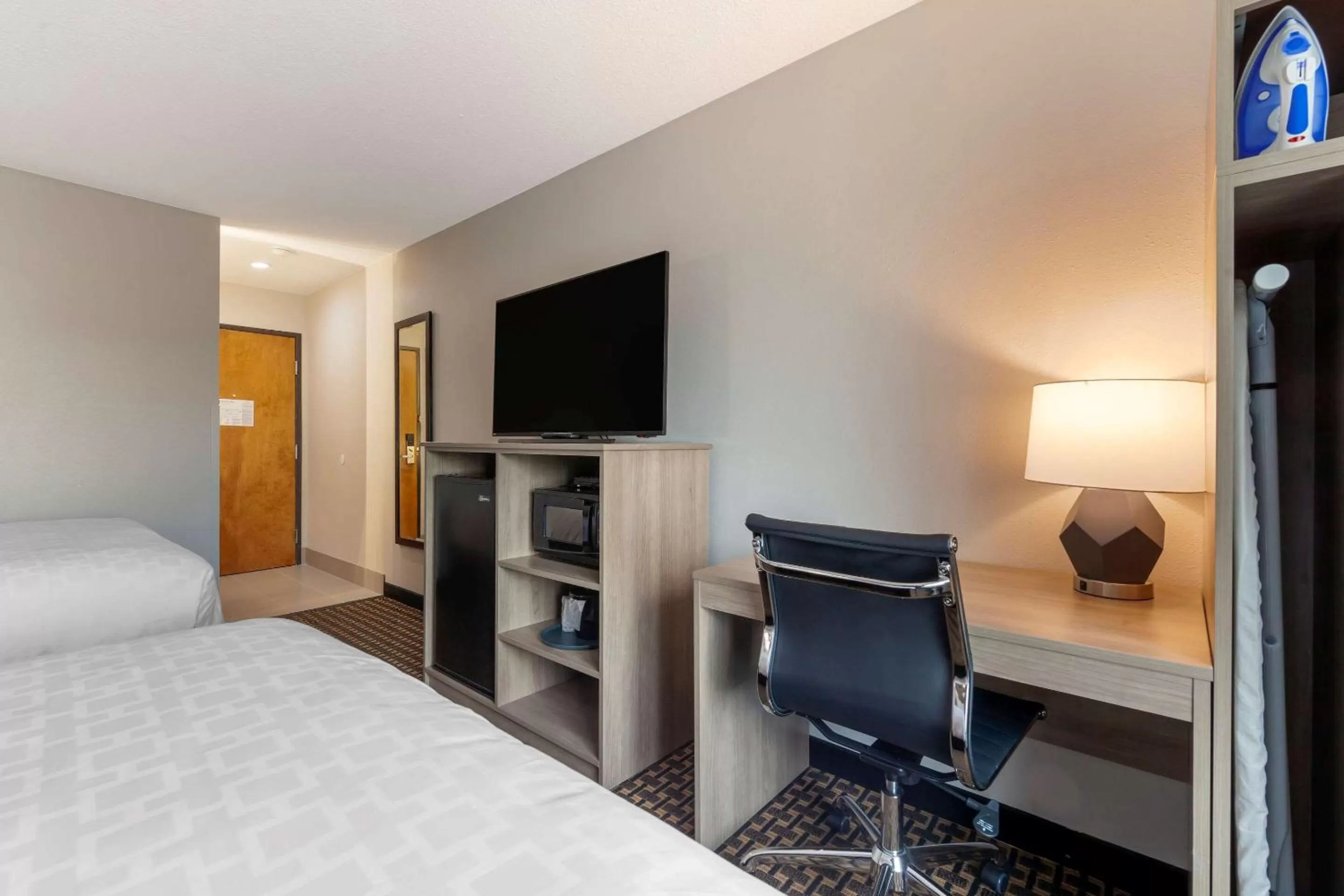 Queen Room with Two Queen Beds - Non-Smoking in Clarion Pointe Tomah