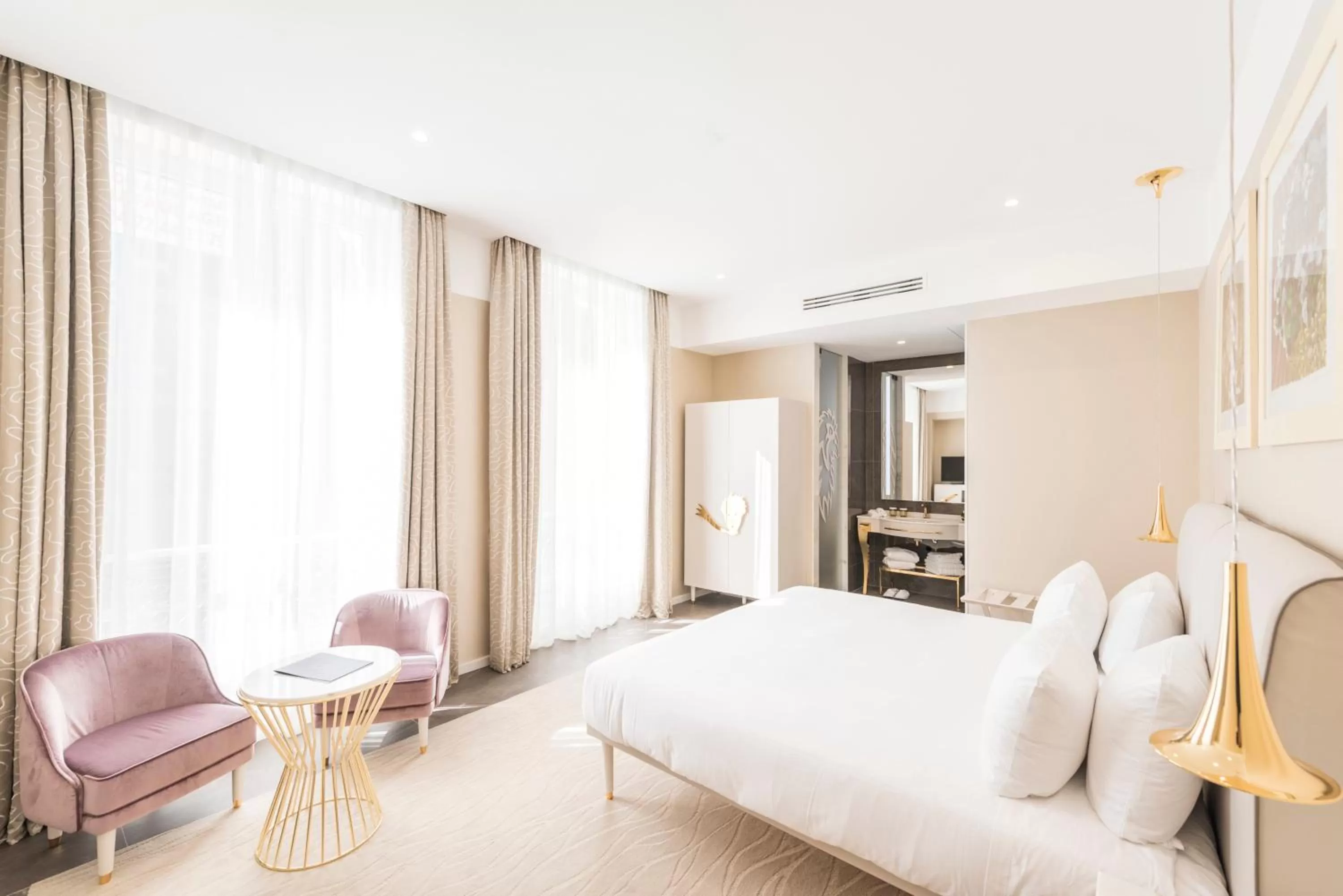 Deluxe Double Room with Free access to Spa in Boscolo Lyon Hotel & Spa