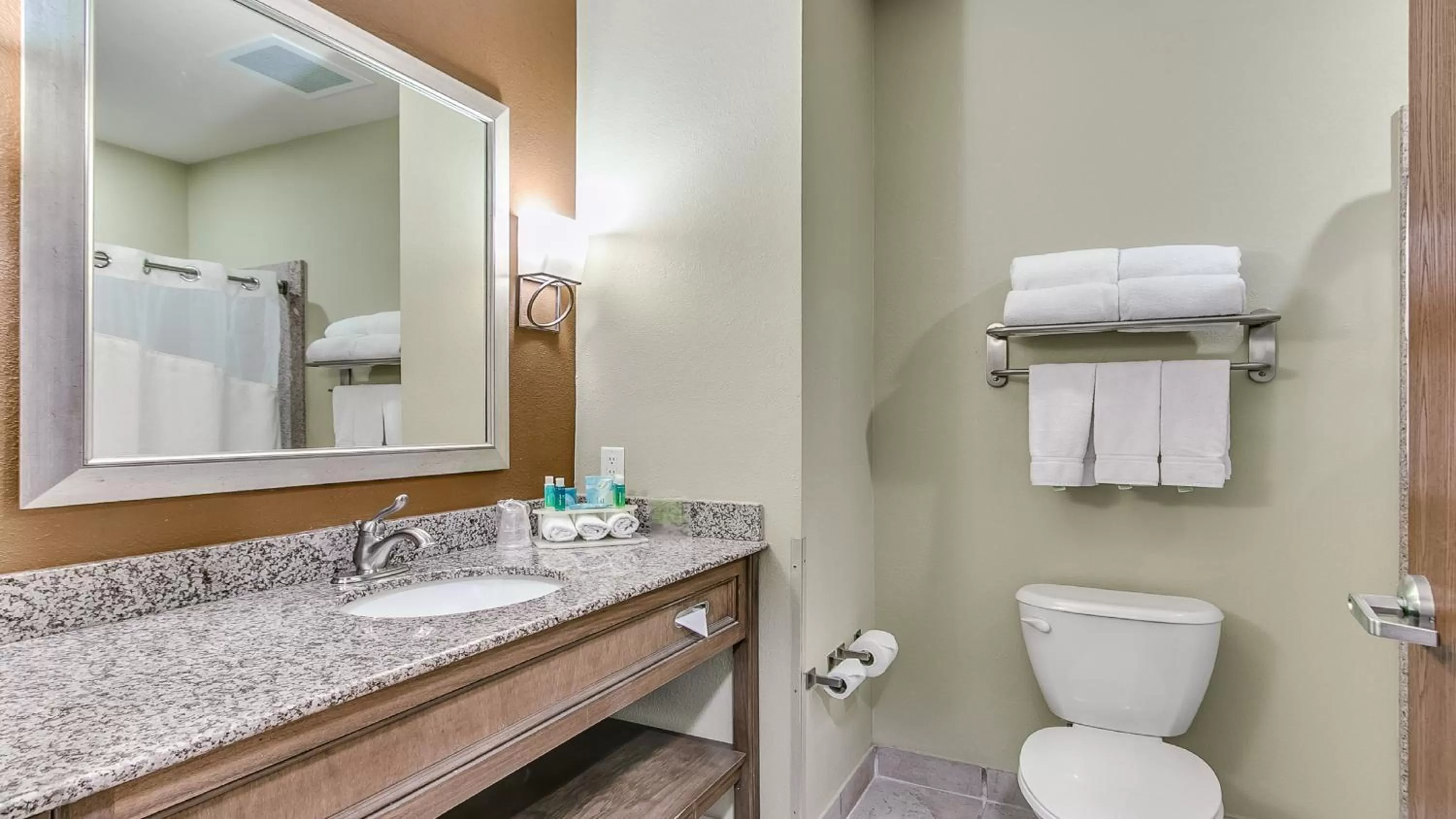 King Suite - Non-Smoking in Holiday Inn Express & Suites Lubbock Southwest – Wolfforth by IHG