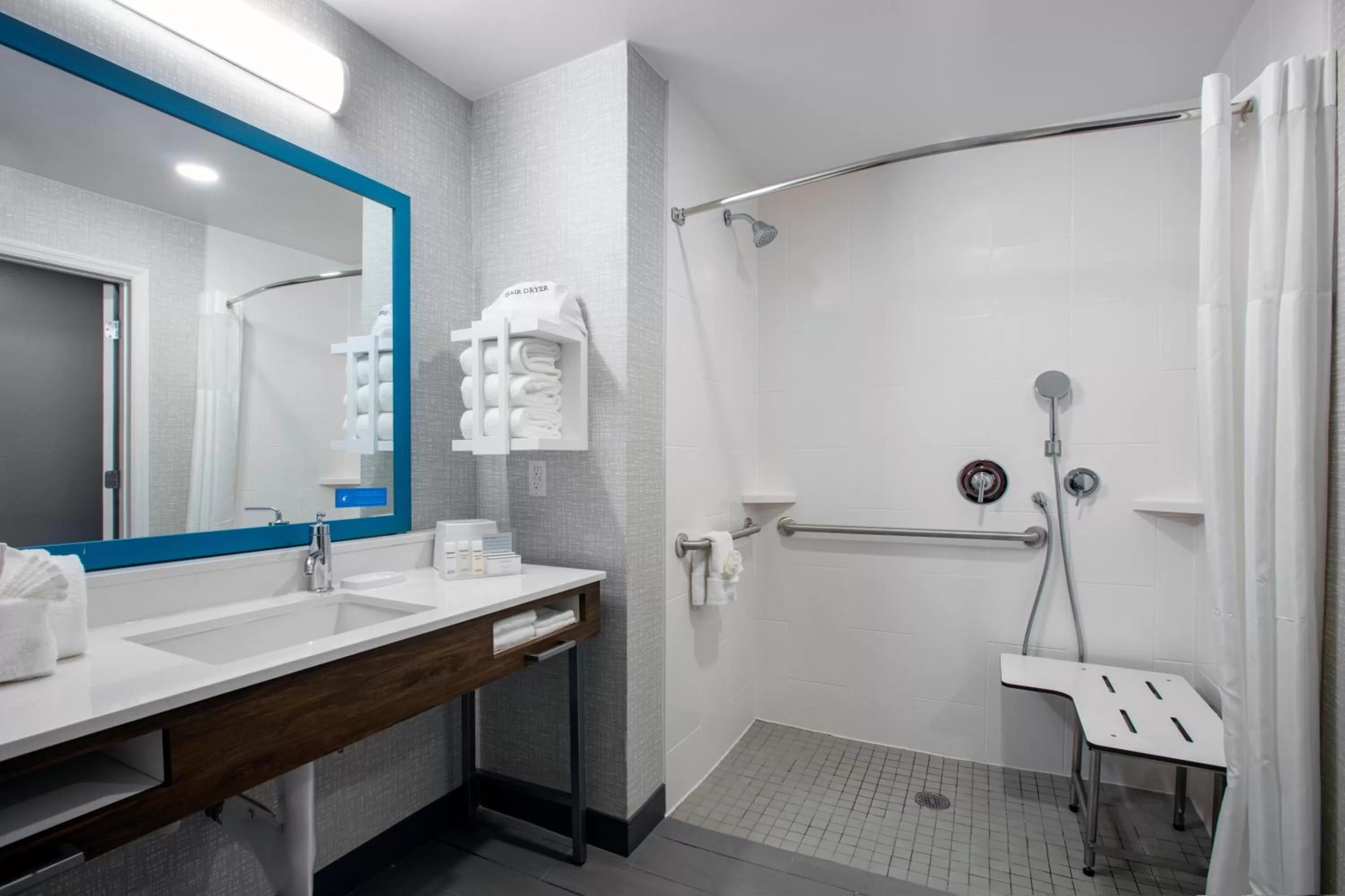 King Room - Mobility Access/Non-Smoking in Hampton Inn Lake Buena Vista / Orlando