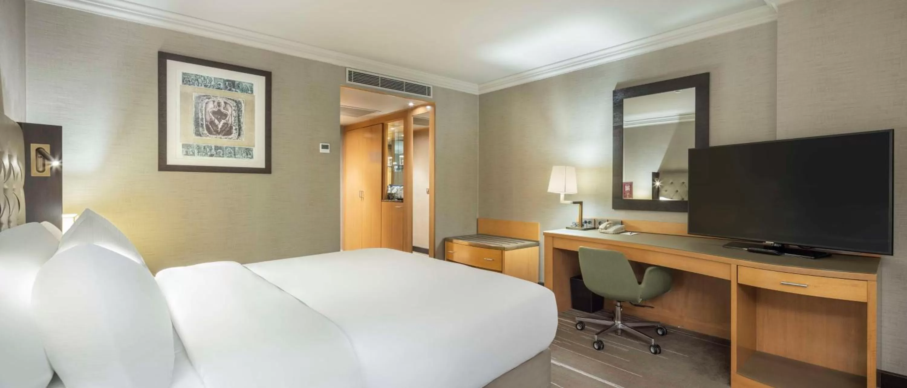 King Guest Room in Ankara HiltonSA