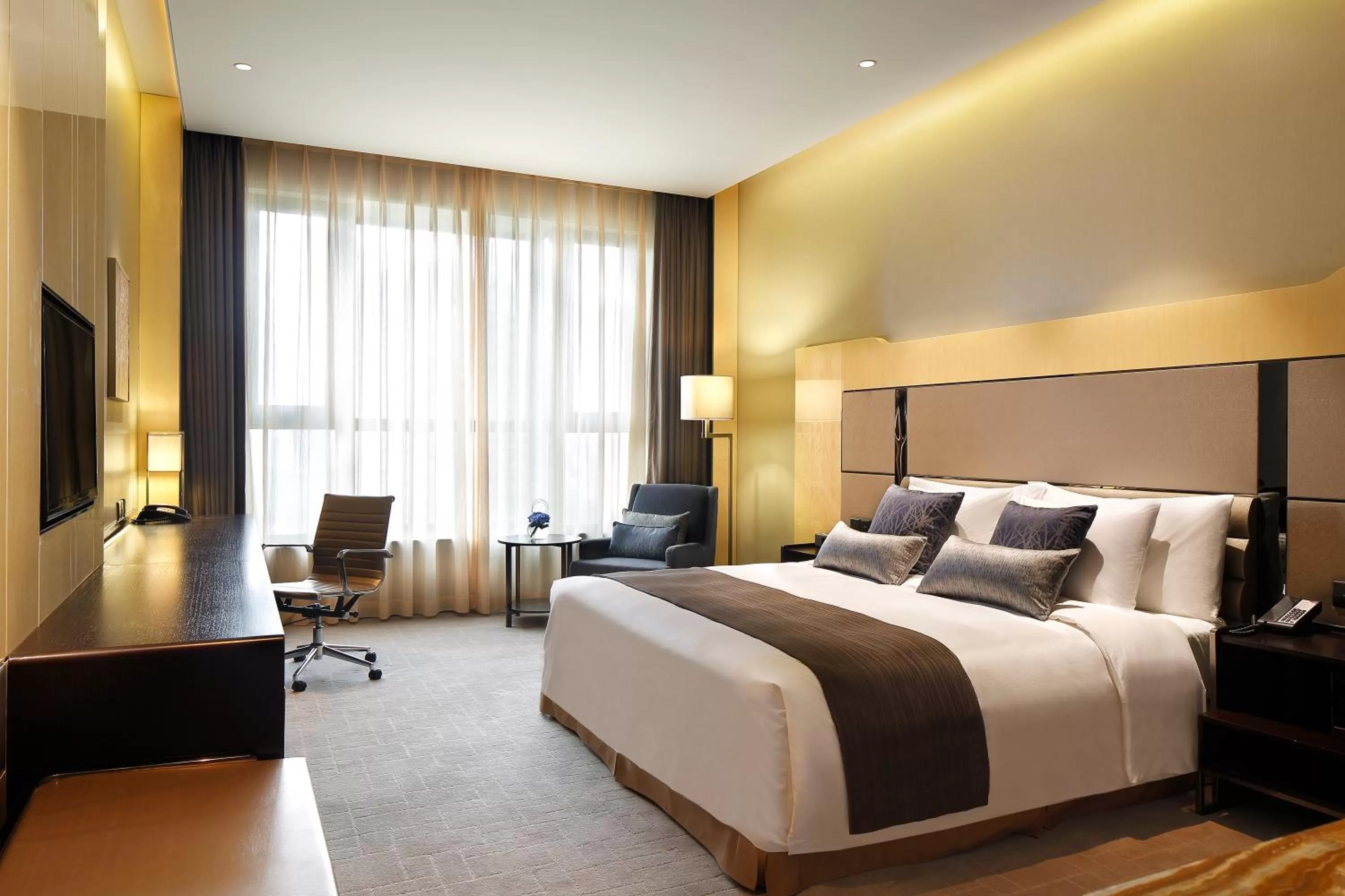 Standard Twin Room with City View in Crowne Plaza Beijing Lido by IHG