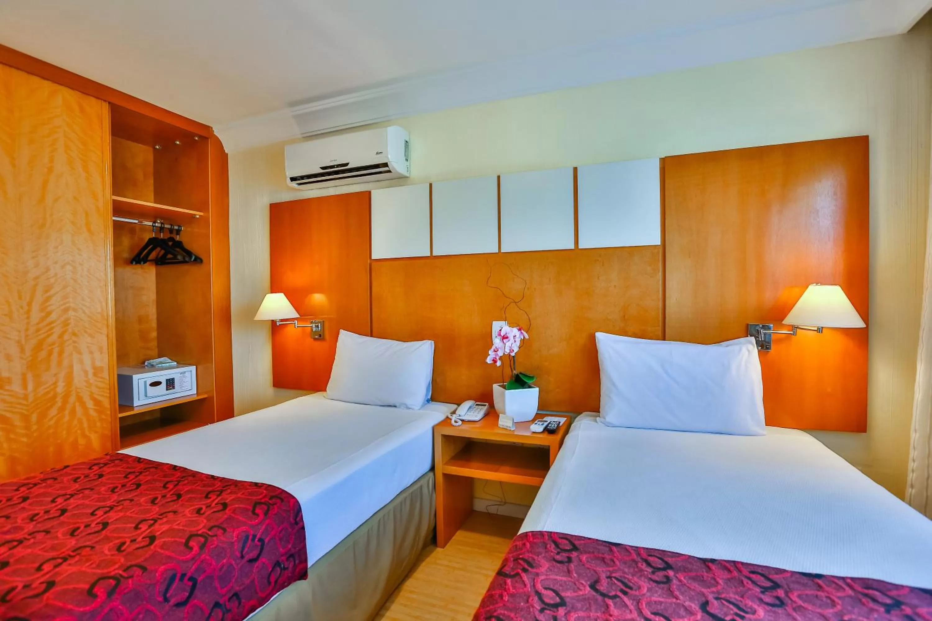 Standard Twin Room in Dubai Macaé by Atlântica