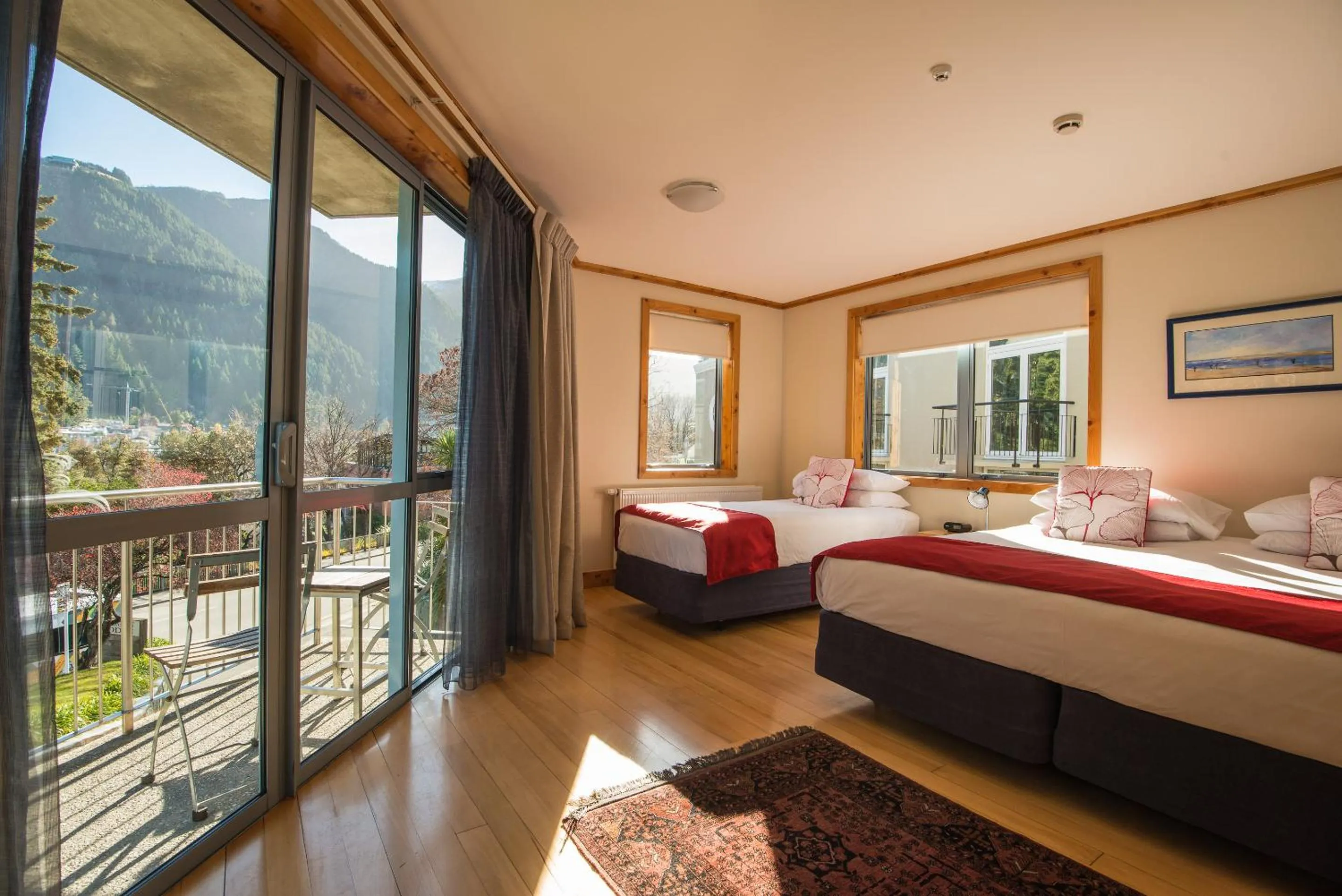 Deluxe Twin Room in Coronation Lodge