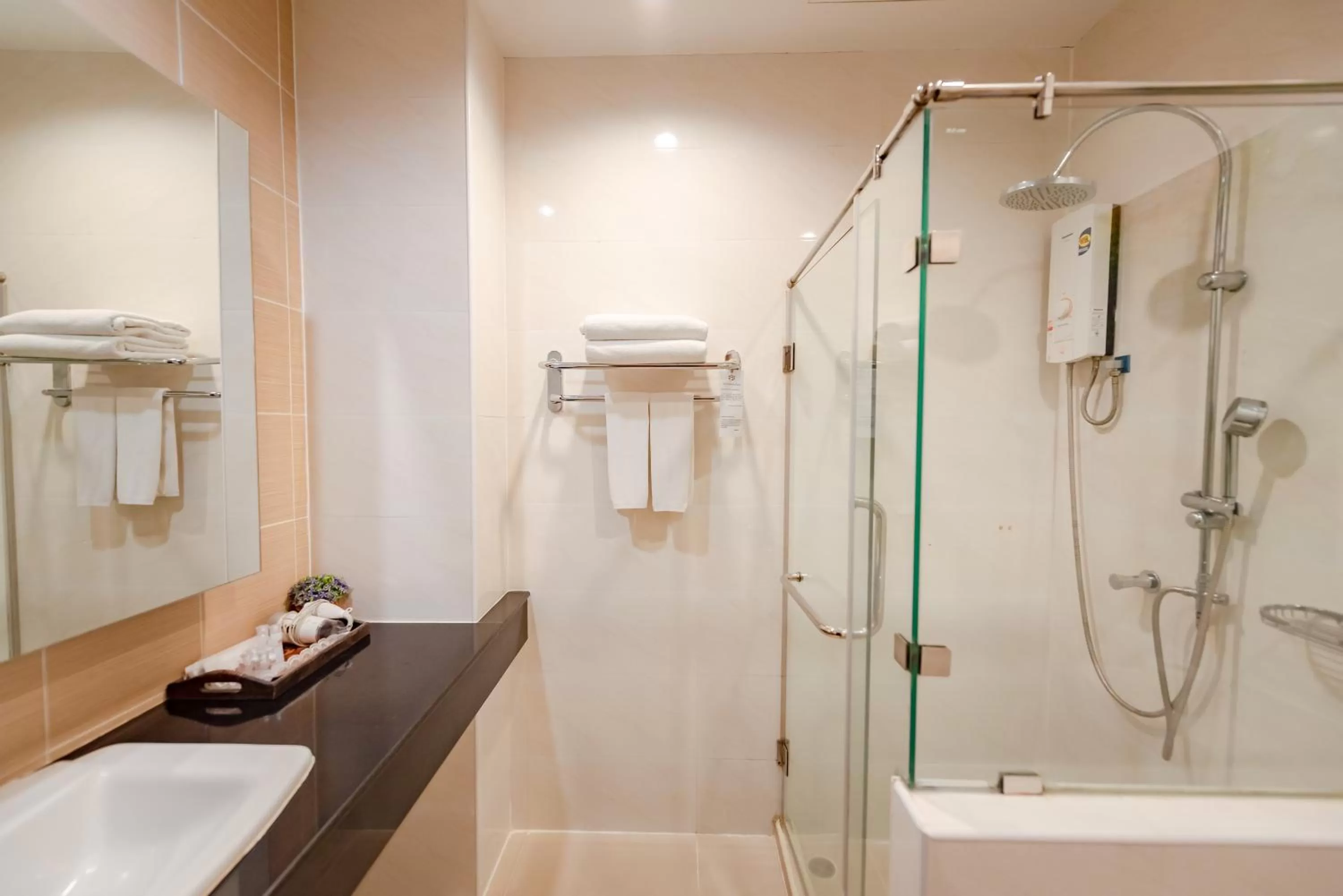 Deluxe Twin Room in The Pannarai Hotel