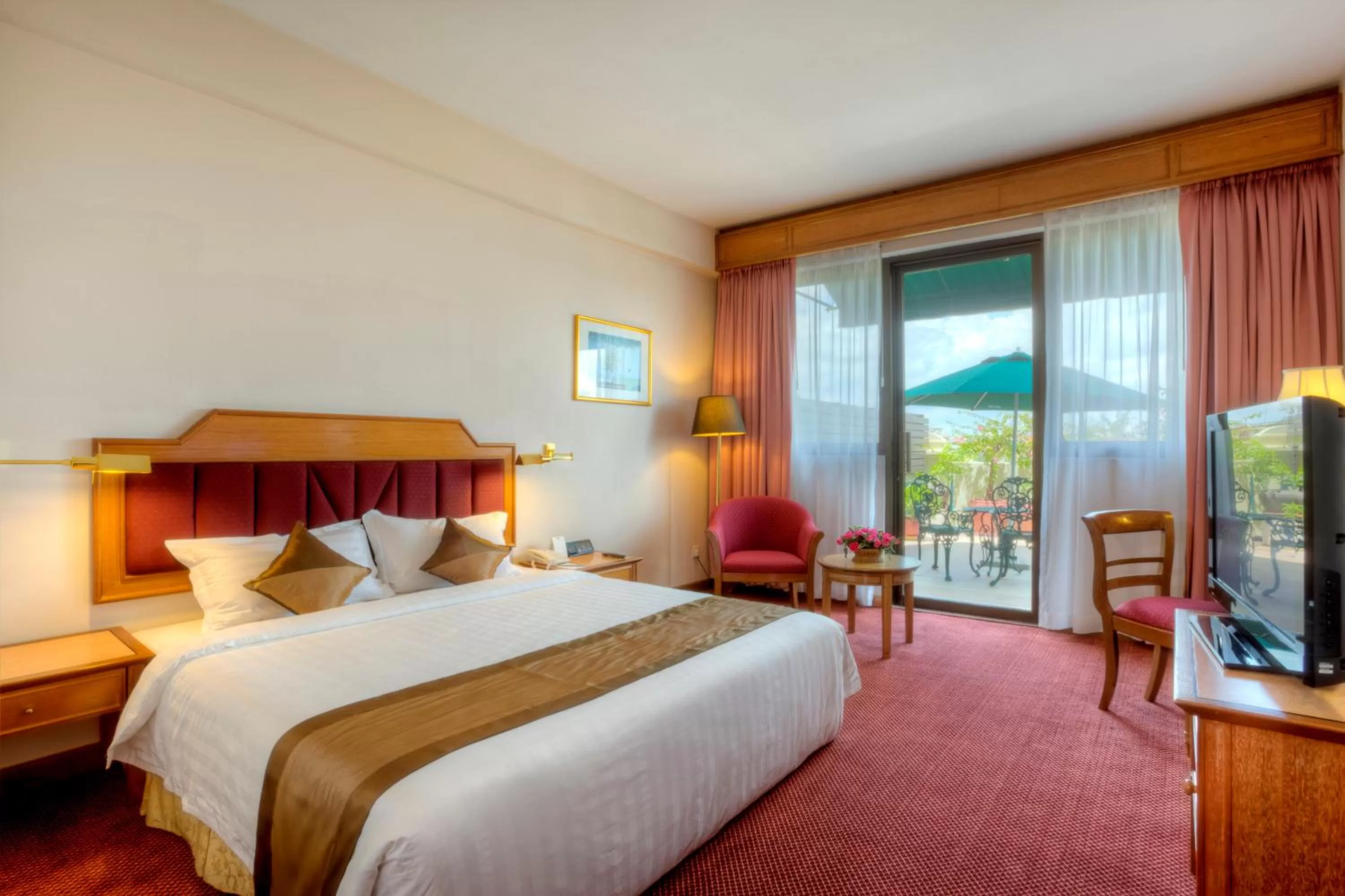Deluxe Double or Twin Room with Balcony - single occupancy in Sunway Hotel Phnom Penh