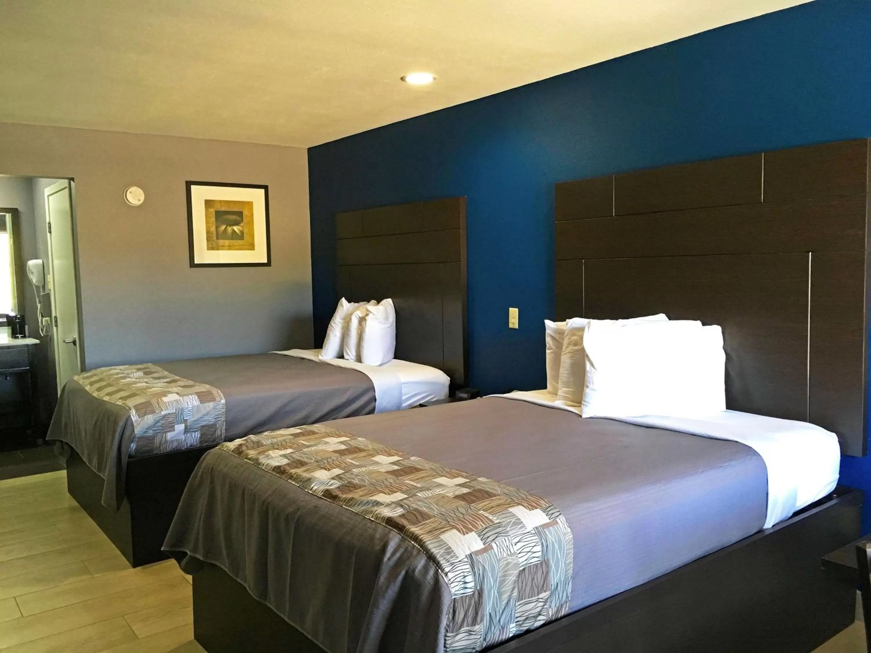Queen Room with Two Queen Beds in Americas Best Value Inn Denham Springs