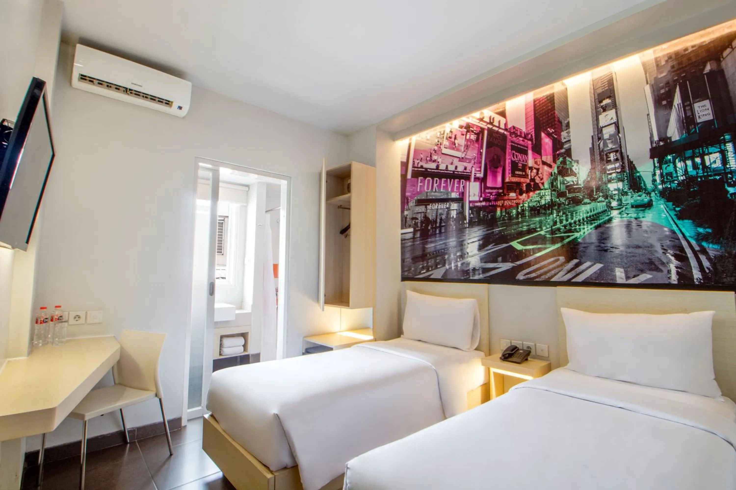 Superior Double or Twin Room in Cleo Balaikota Surabaya