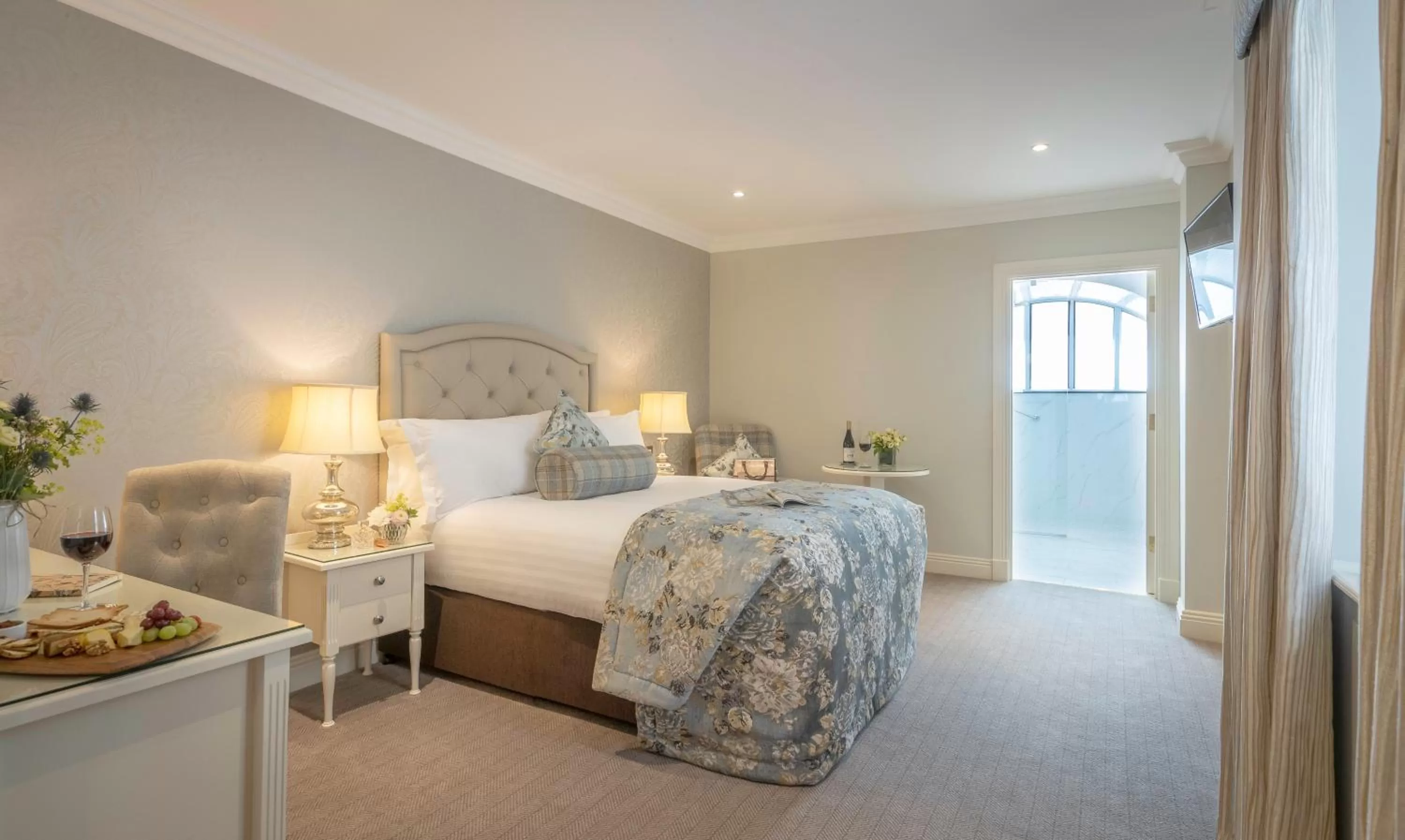 Deluxe King Room in Old Ground Hotel