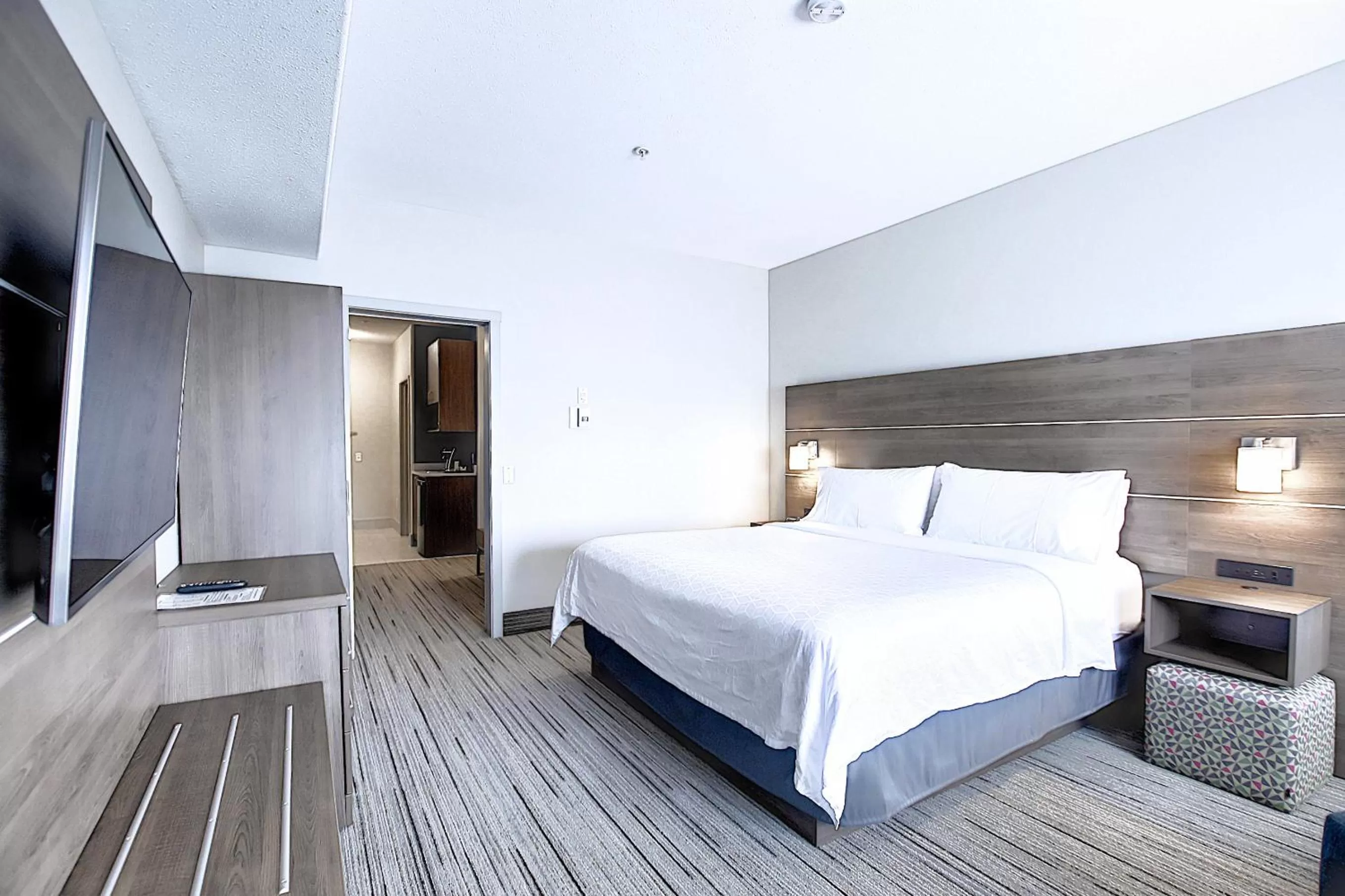 Holiday Inn Express Airport Calgary by IHG