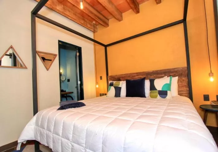 Standard King  in Antigua Trece Hotel Fusión