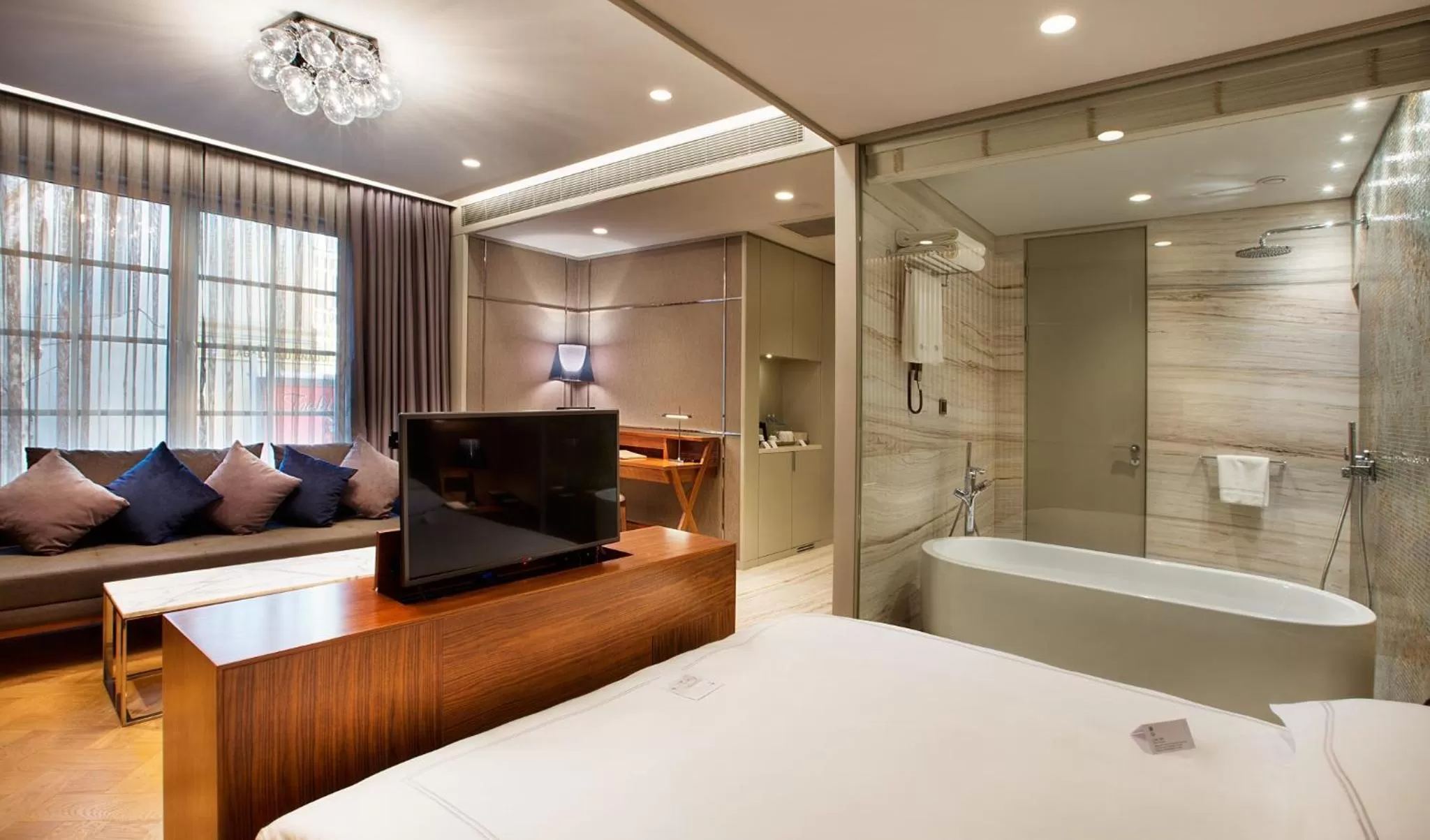 Shower in Fer Hotel