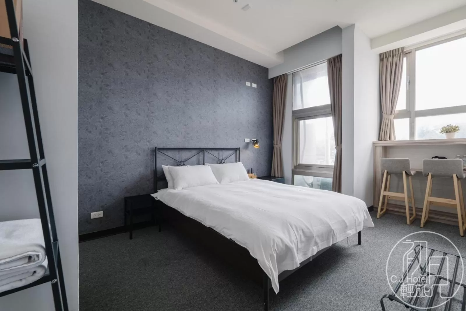 Double Room with Private Bathroom in CJ Hotel