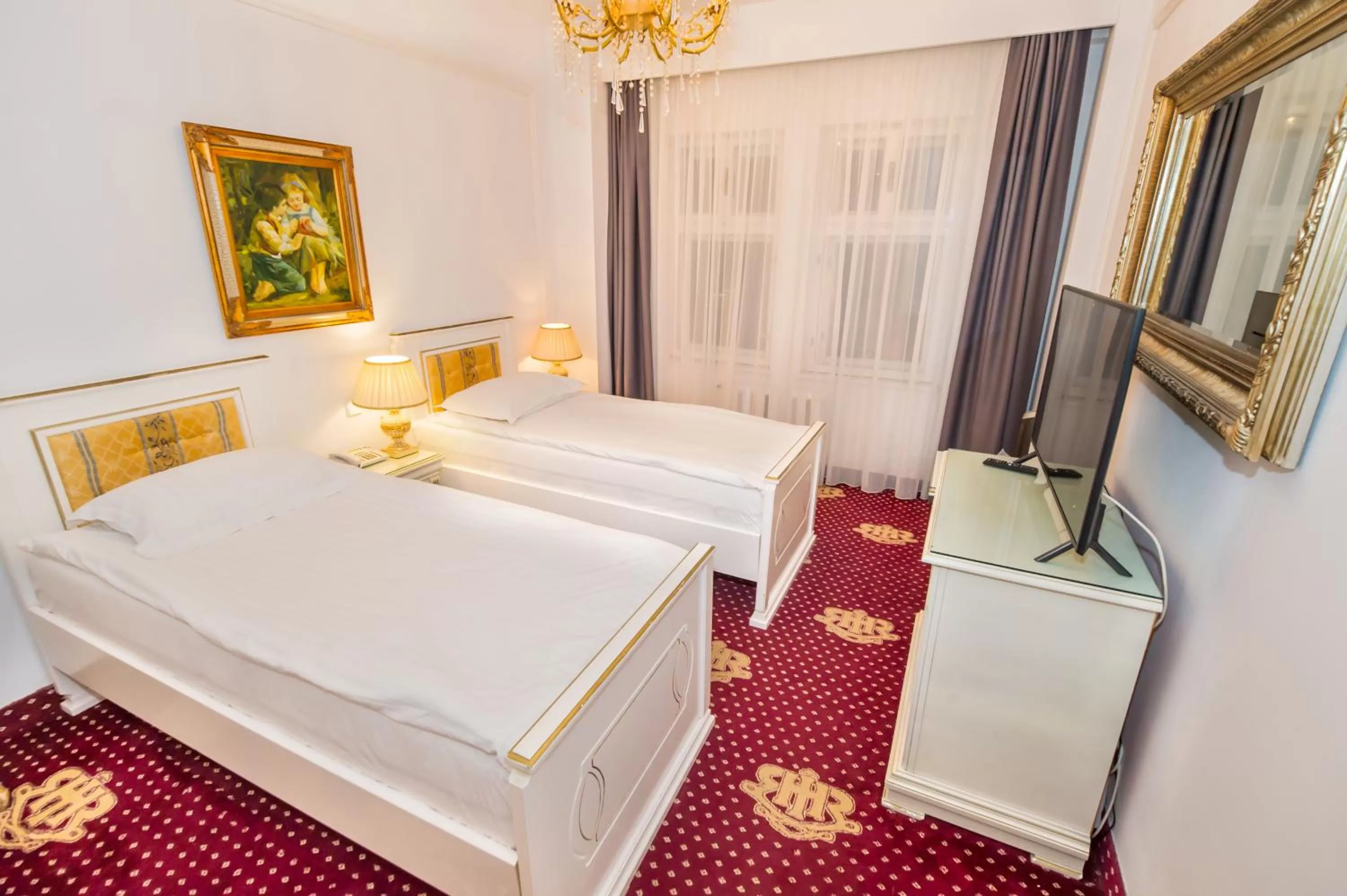 Twin Room - single occupancy in Hotel Imparatul Romanilor Hotel & SPA
