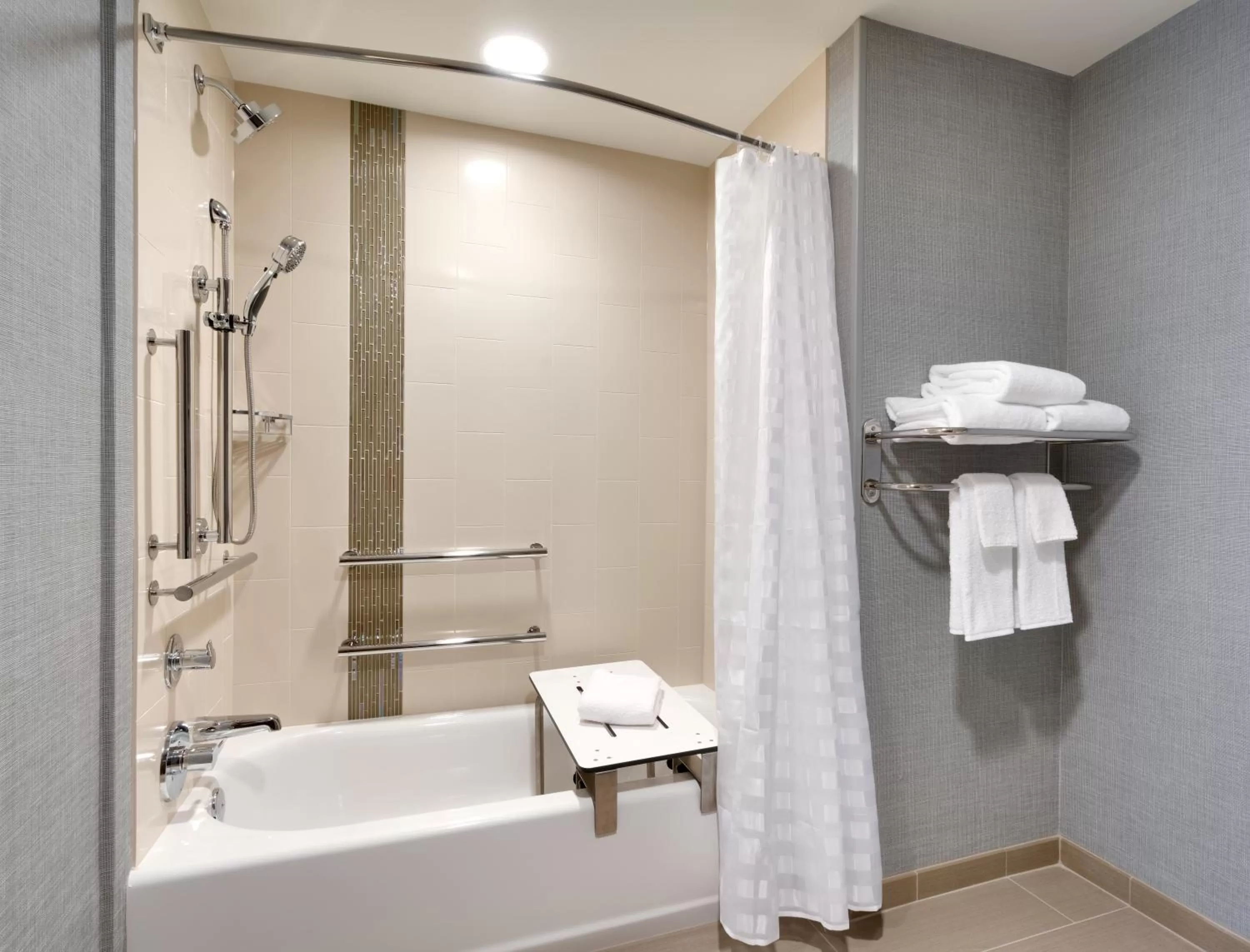 King Room with Sofa Bed and Accessible Tub - Disability Access in Hyatt Place Anchorage-Midtown