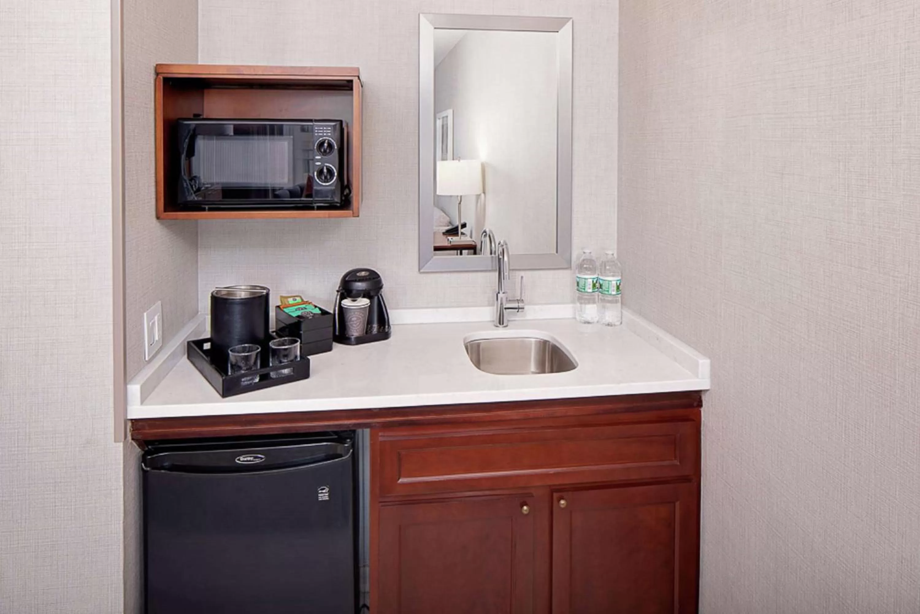 One-Bedroom Suite with Two Double Beds and Roll-in Shower - Mobility Access/Non-Smoking in Embassy Suites by Hilton Boston Marlborough