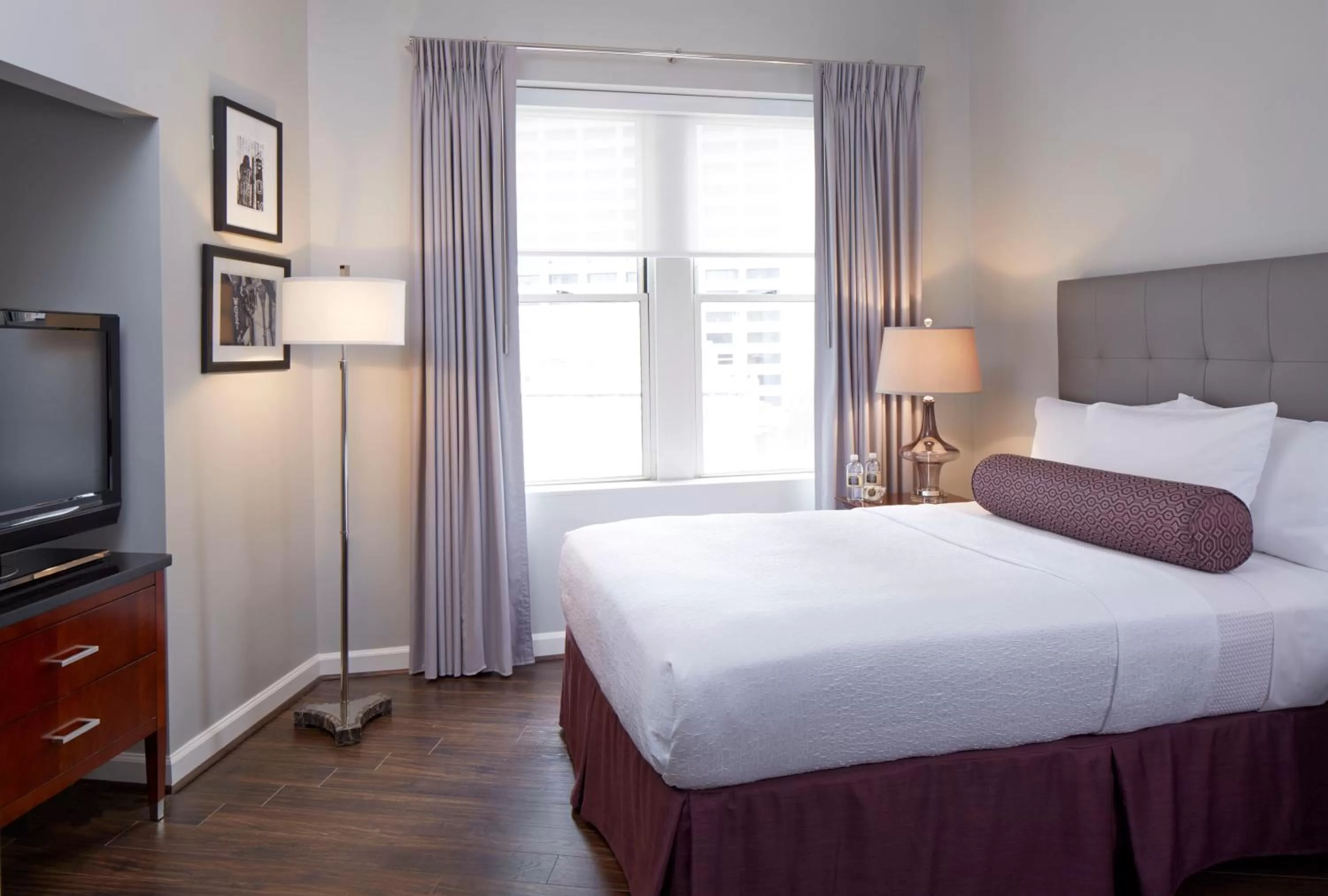 Premier Luxury King Room in The Georgian Terrace