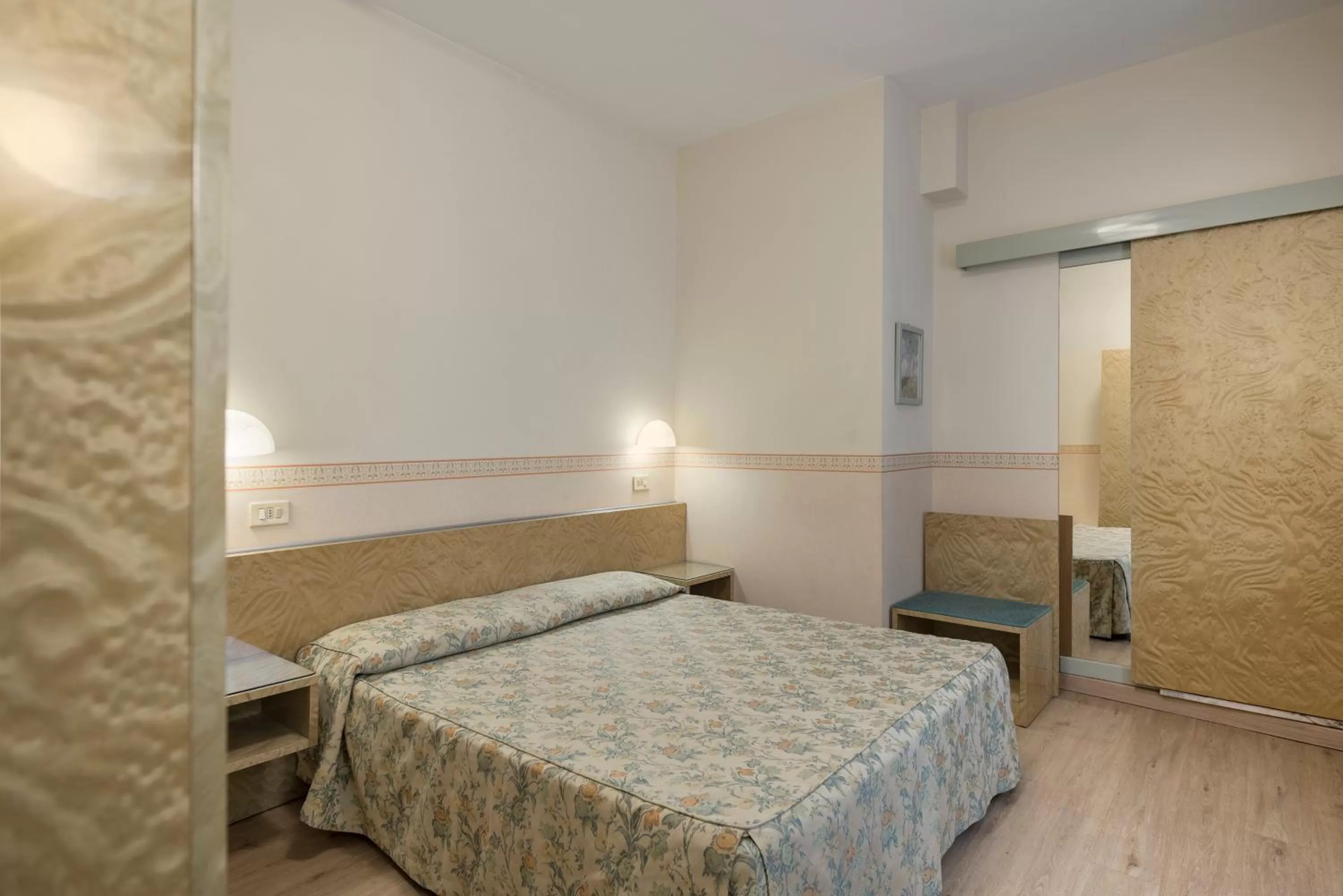 Double or Twin Room in Hotel Garibaldi