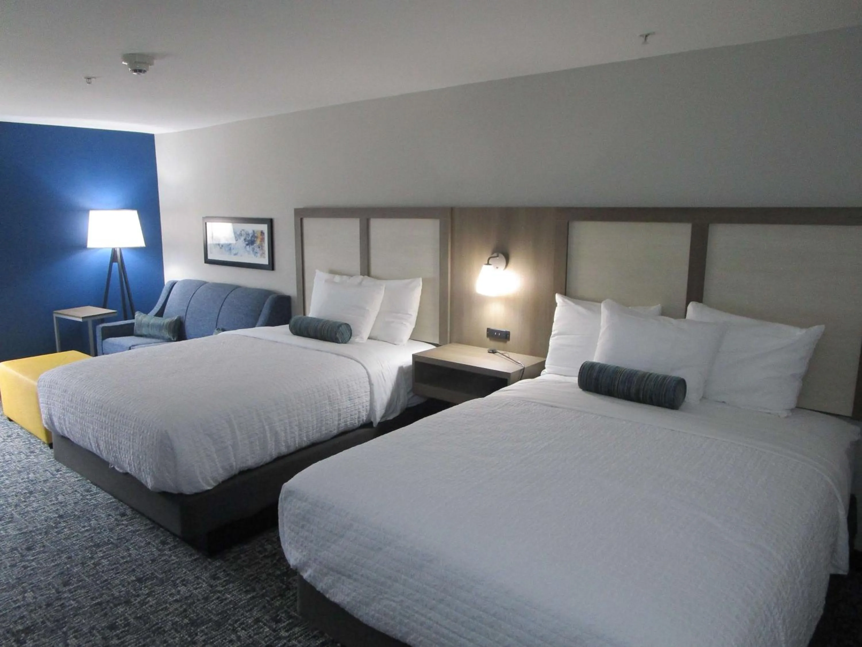Queen Room with Two Queen Beds with Sofa Bed in Best Western Plus Oklahoma City Northwest Inn & Suites