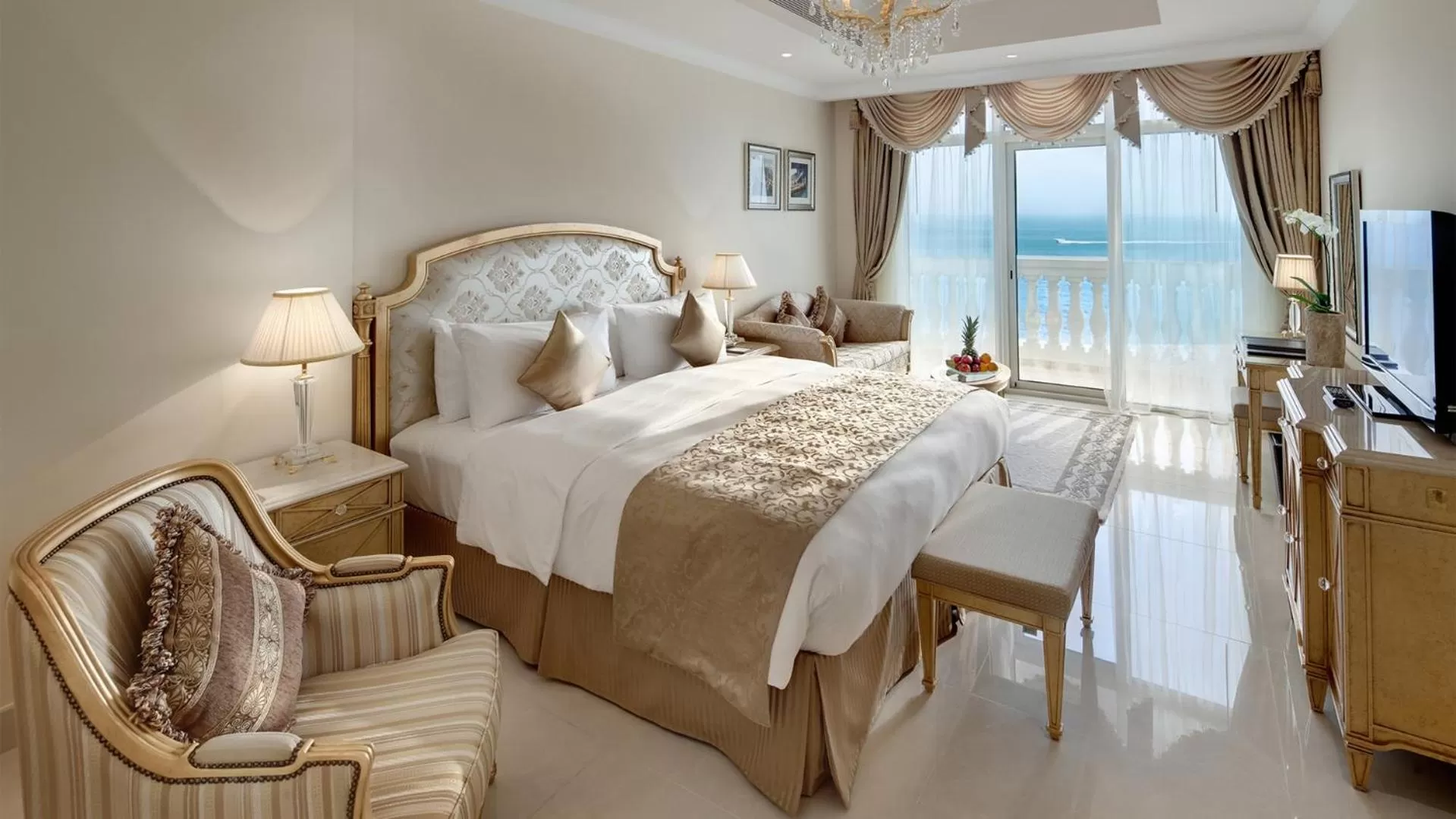 Deluxe 3 Bedroom Family Apartment in Kempinski Hotel & Residences Palm Jumeirah