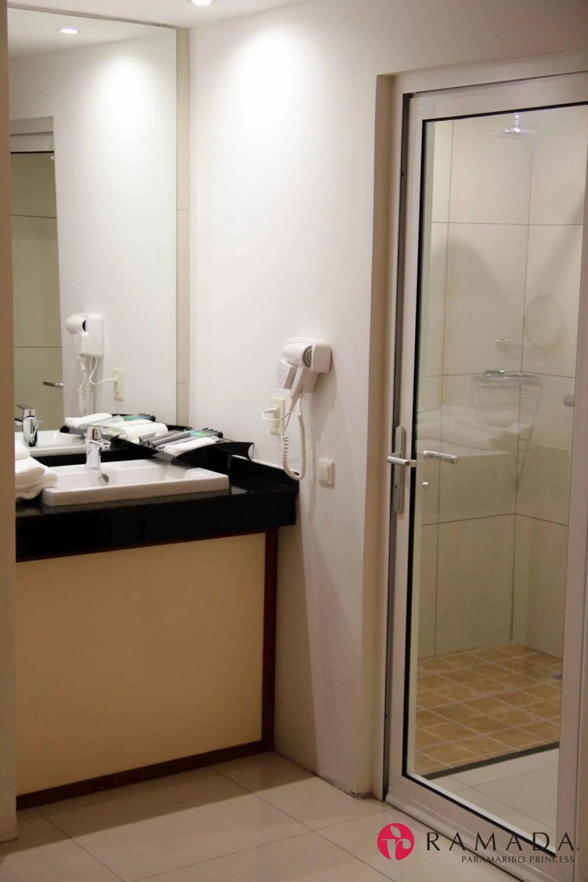  Standard Queen Room - Disability Access in Ramada by Wyndham Princess Paramaribo
