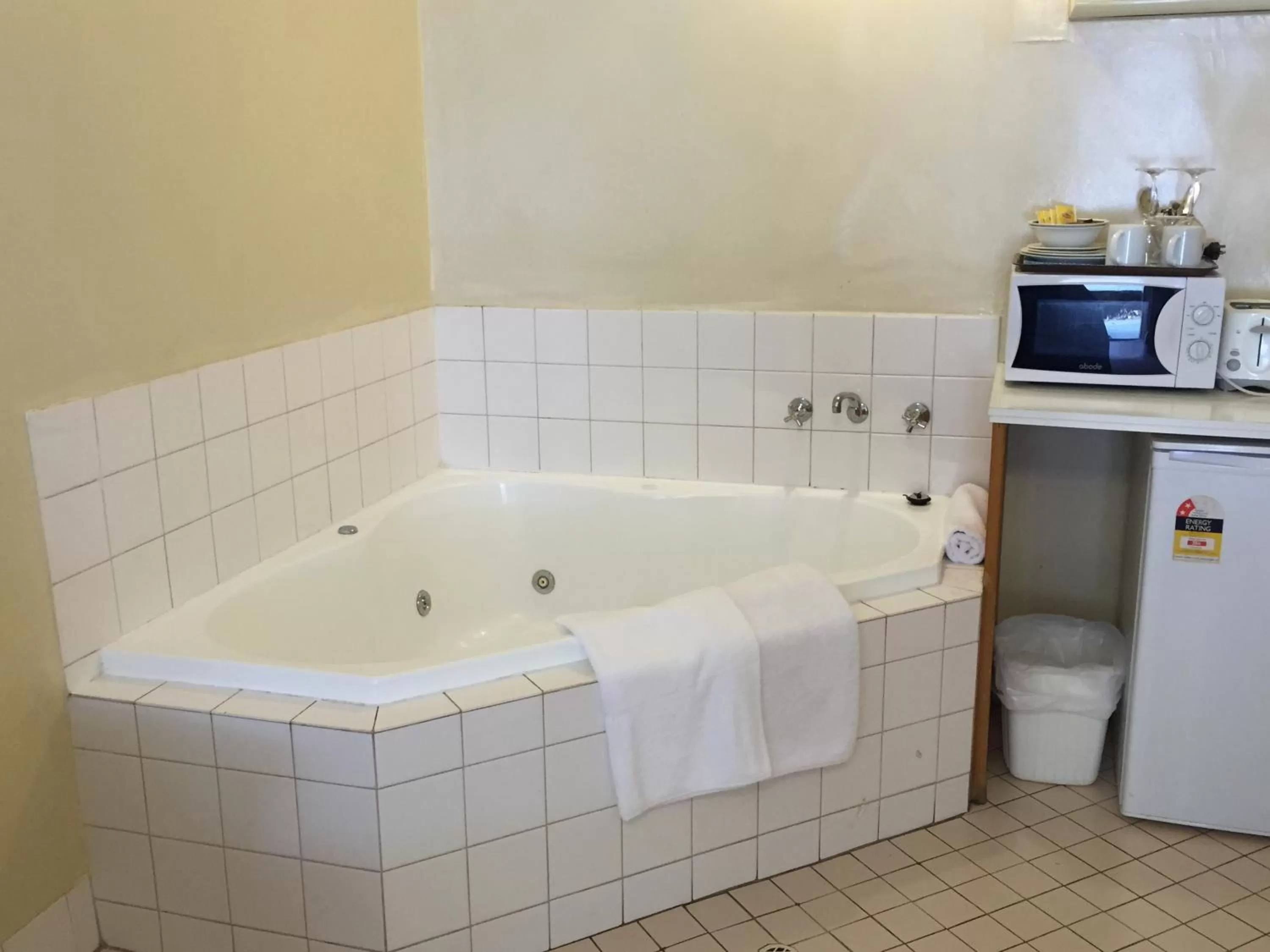 Standard Double Room with Spa Bath in Tollgate Motel