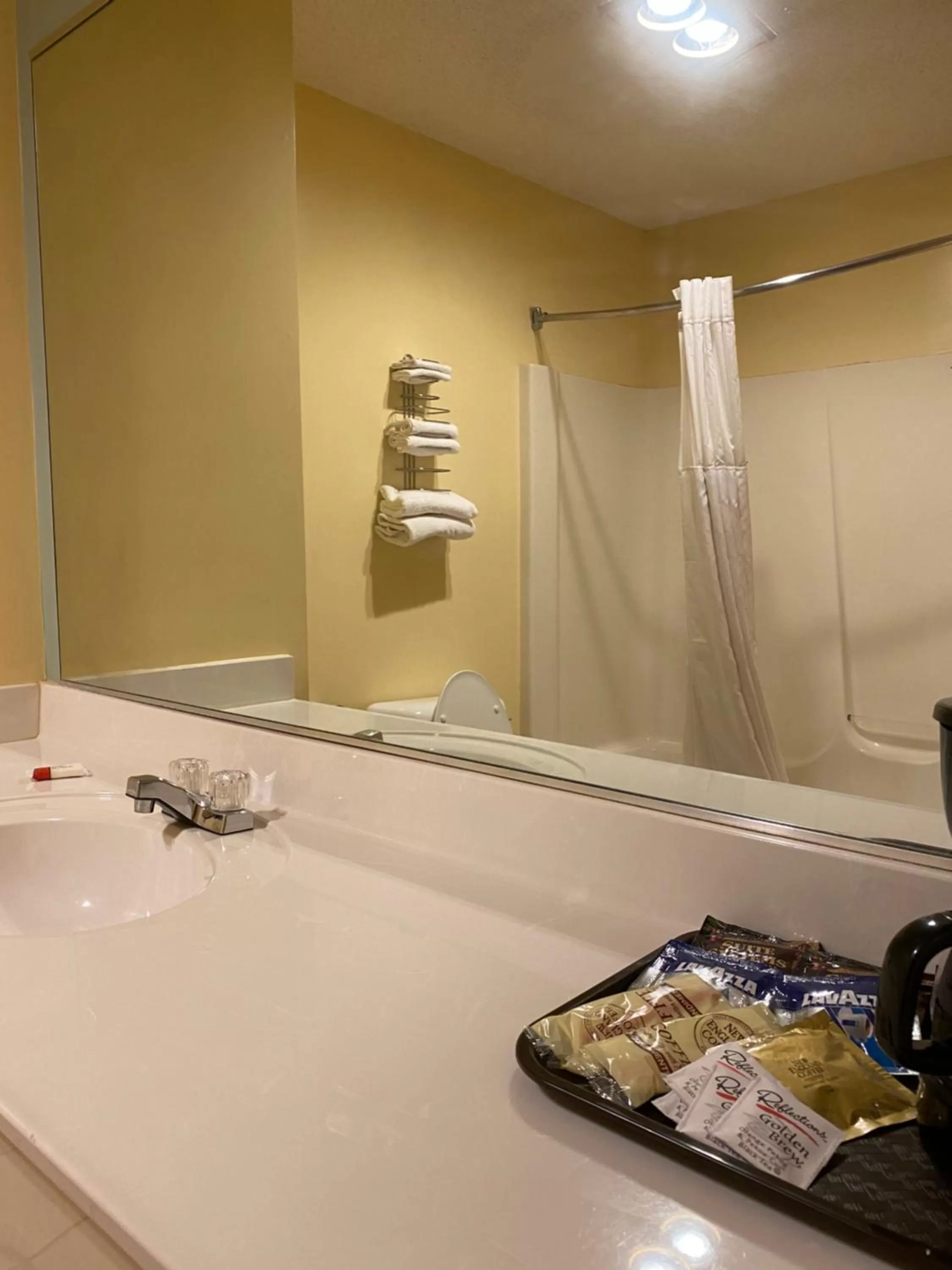 King Room - Smoking  in Knights Inn & Suites Dublin