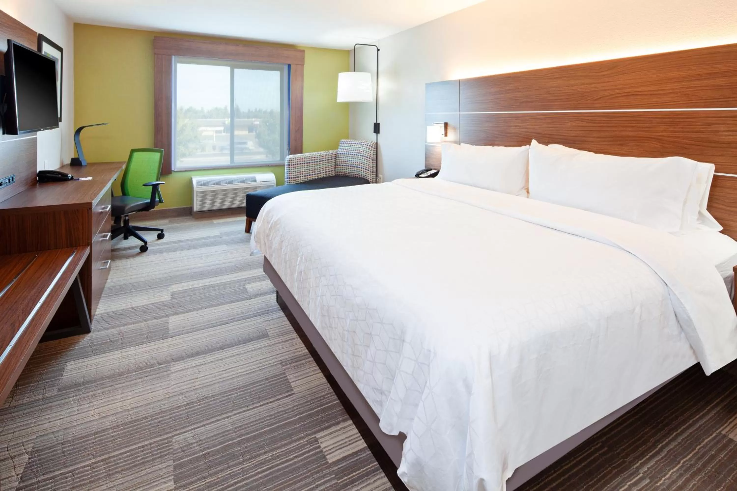King Room - Disability Access in Holiday Inn Express & Suites Clovis Fresno Area by IHG