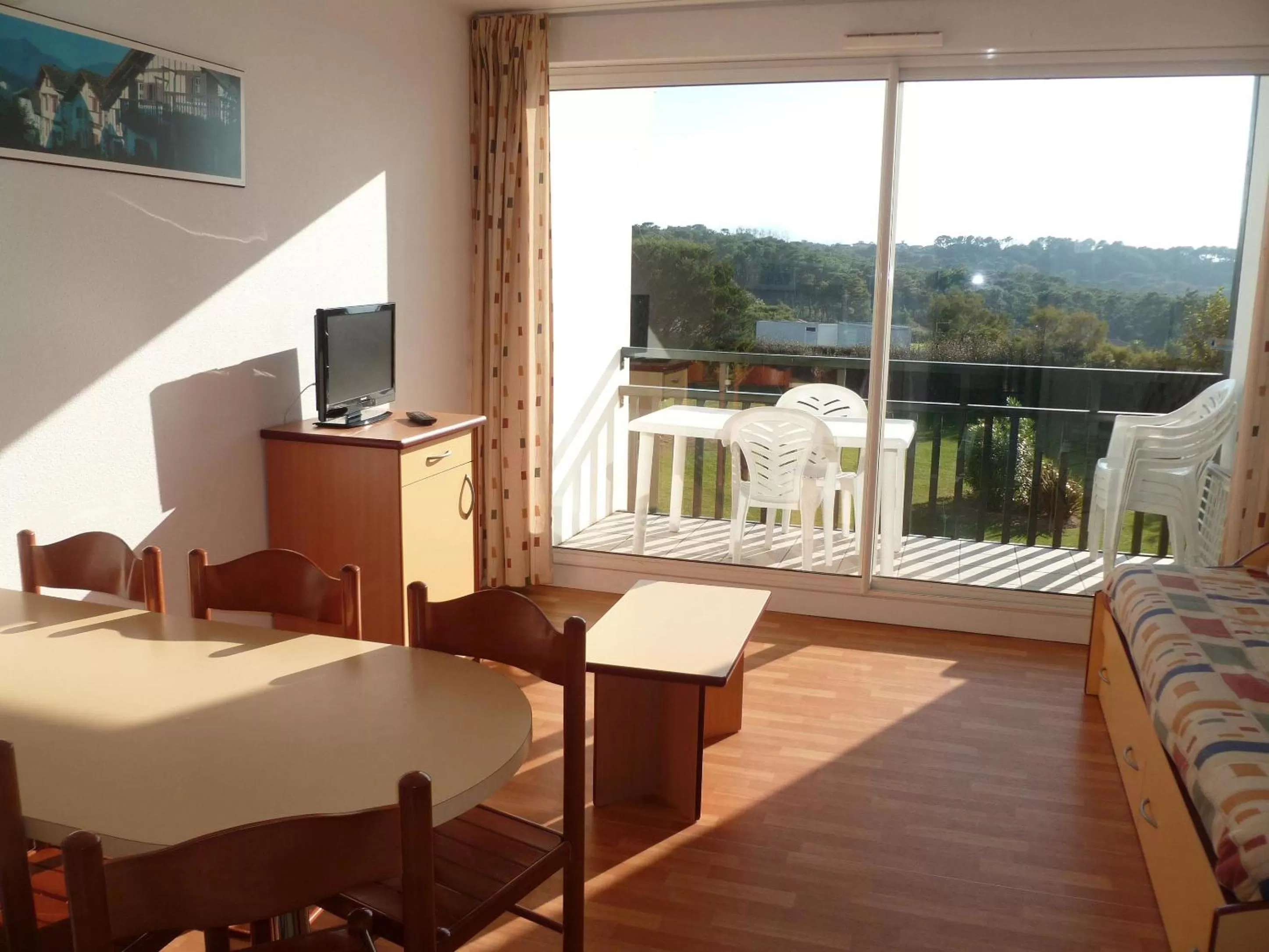 Two-Bedroom Apartment (6 People) in Résidence Mer & Golf Ilbarritz