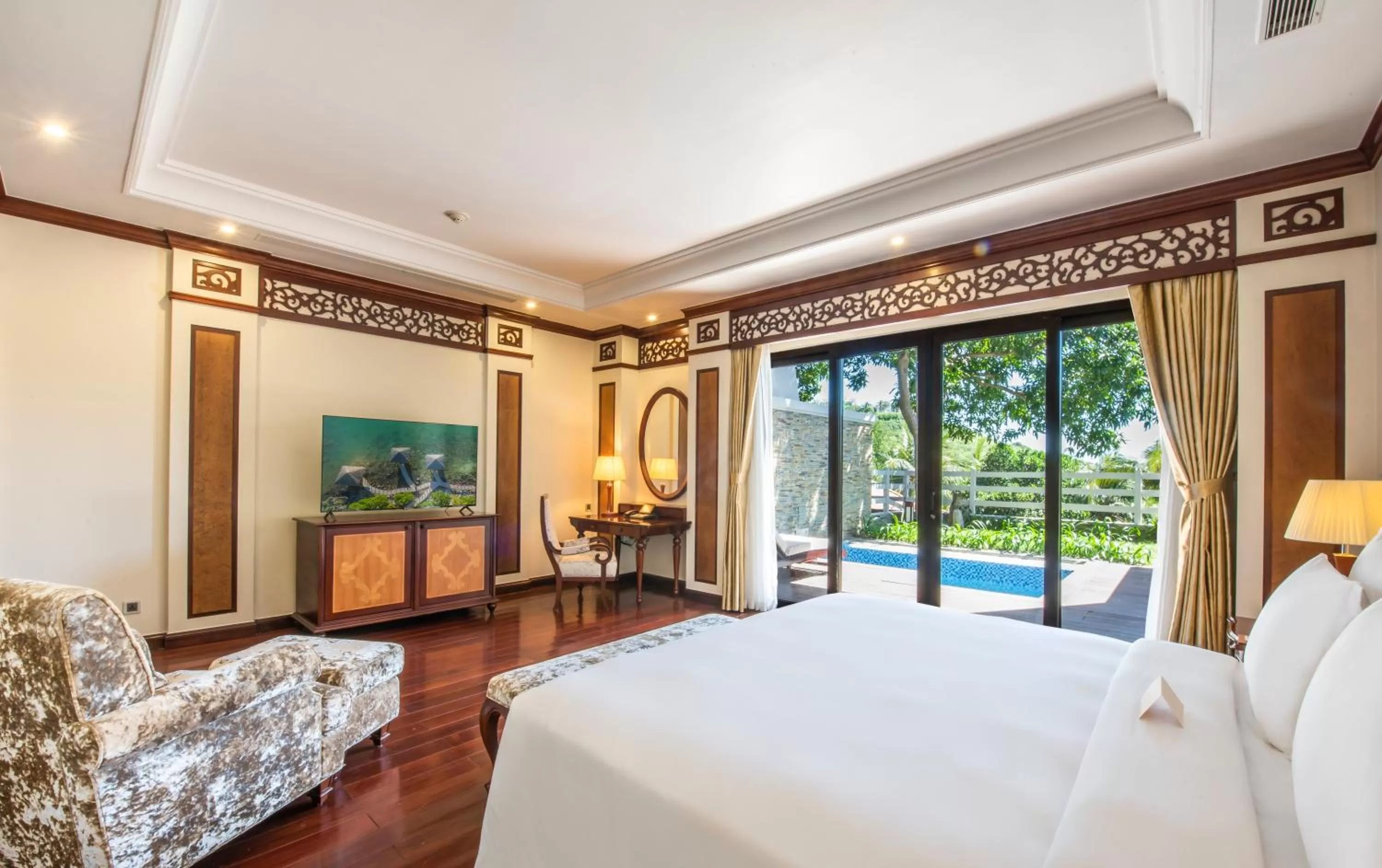 Grand Duplex Villa King Bed - Private Pool in Vinpearl Luxury Nha Trang