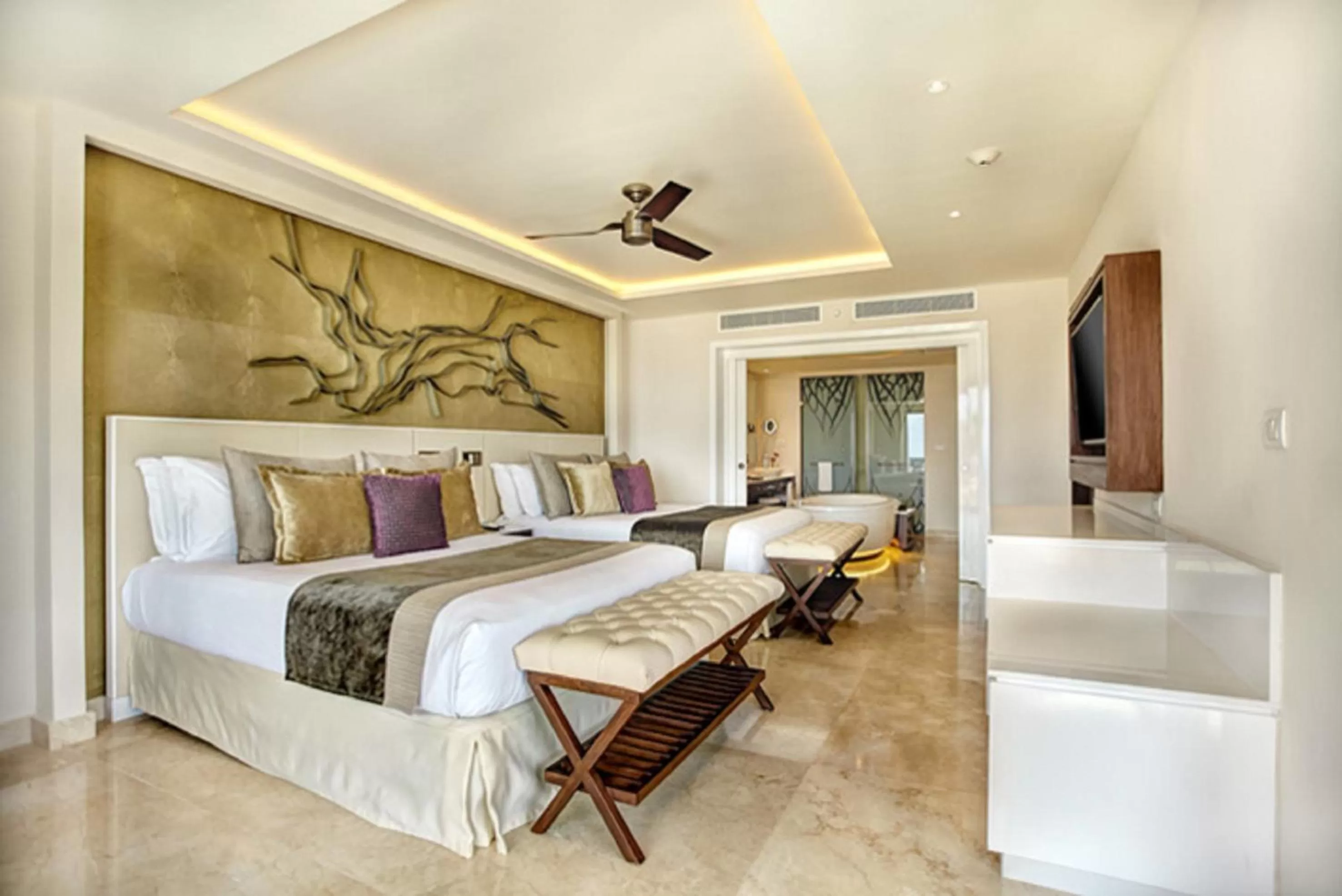 Luxury Junior Suite Swim Out Diamond Club - single occupancy in Royalton Negril, An Autograph Collection All-Inclusive Resort