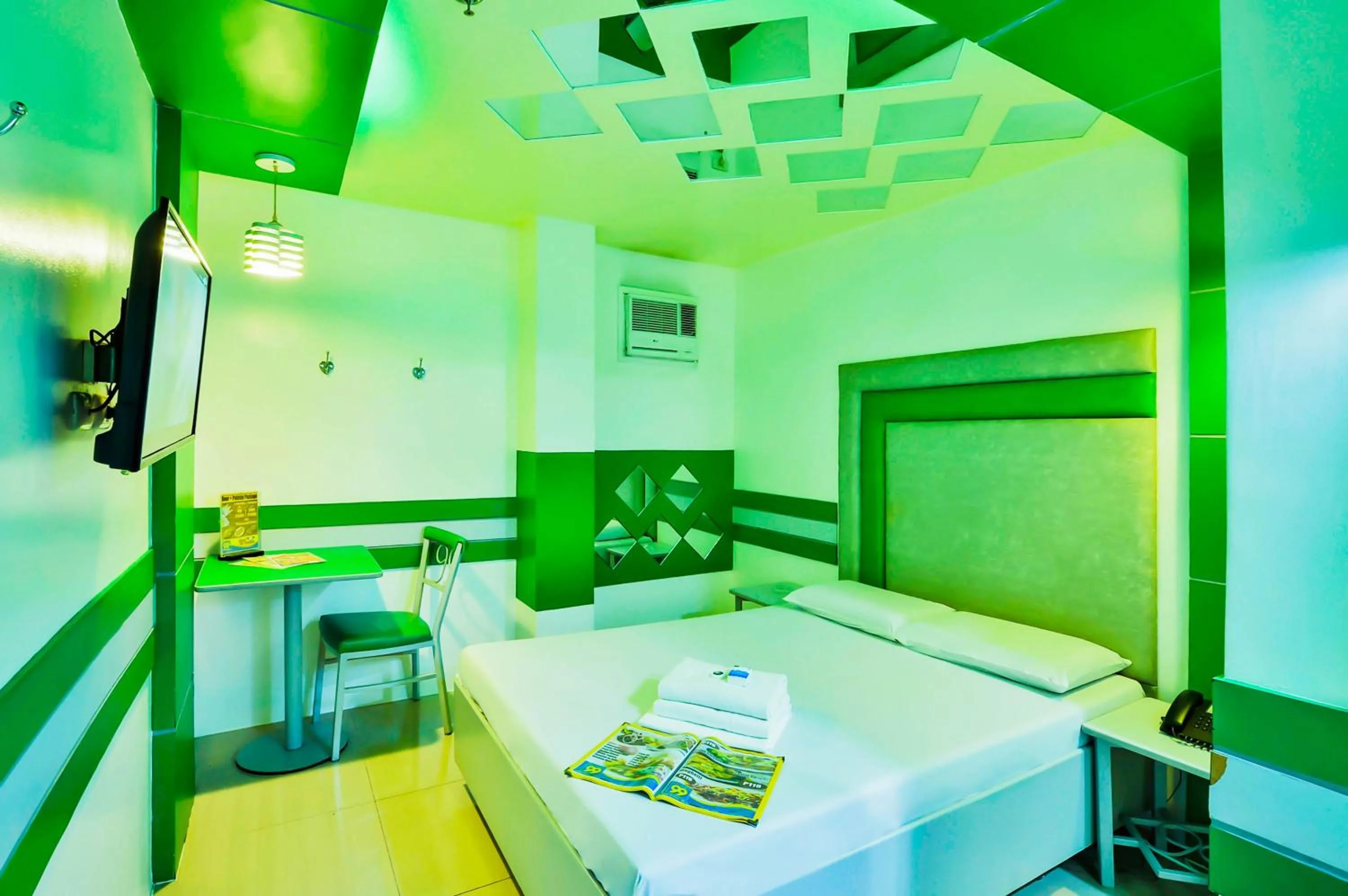 Deluxe Room (No Window)  in Hotel 99 Monumento