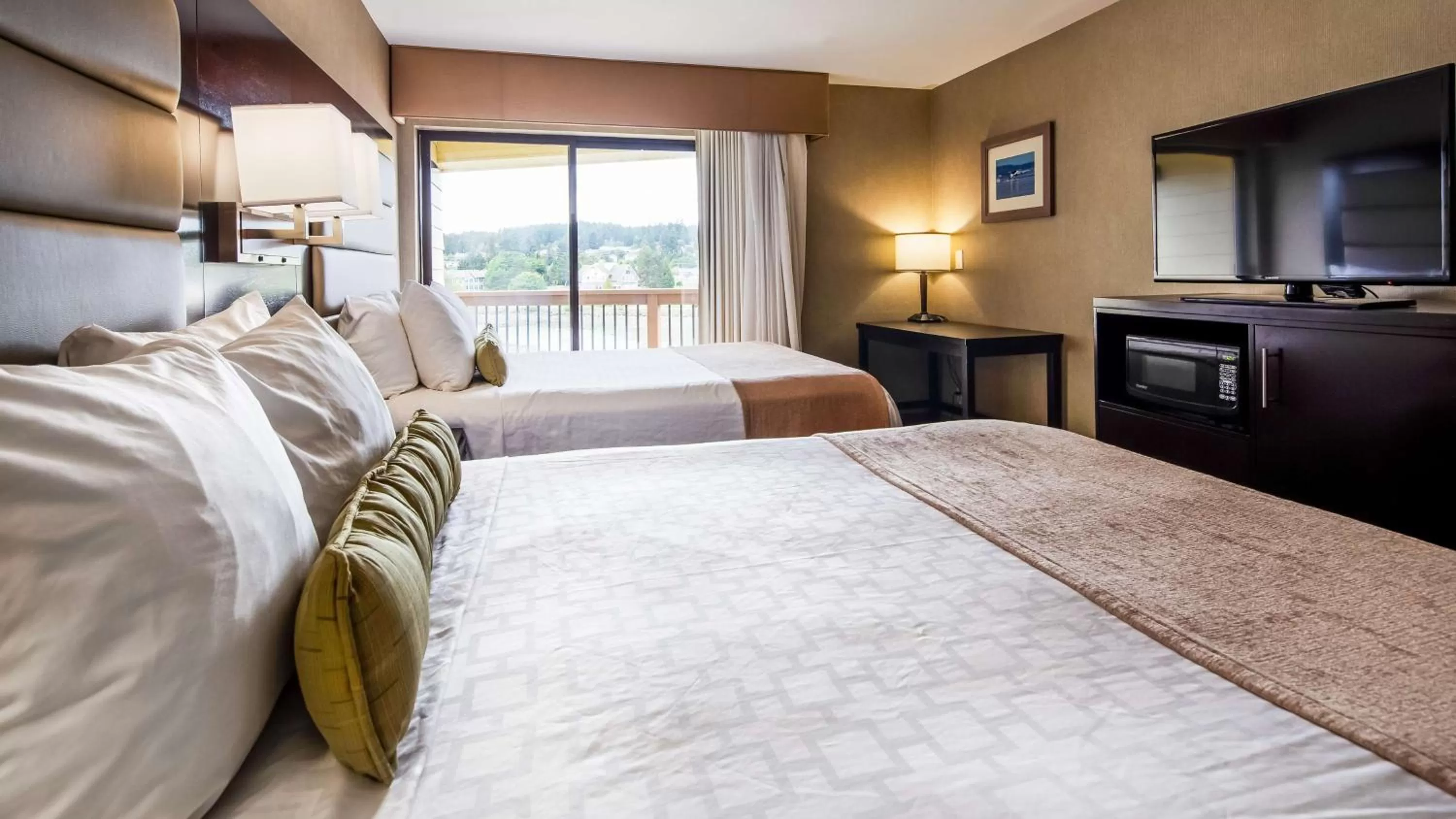 Queen Room with Two Queen Beds and Balcony - single occupancy in Best Western Plus Silverdale Beach Hotel
