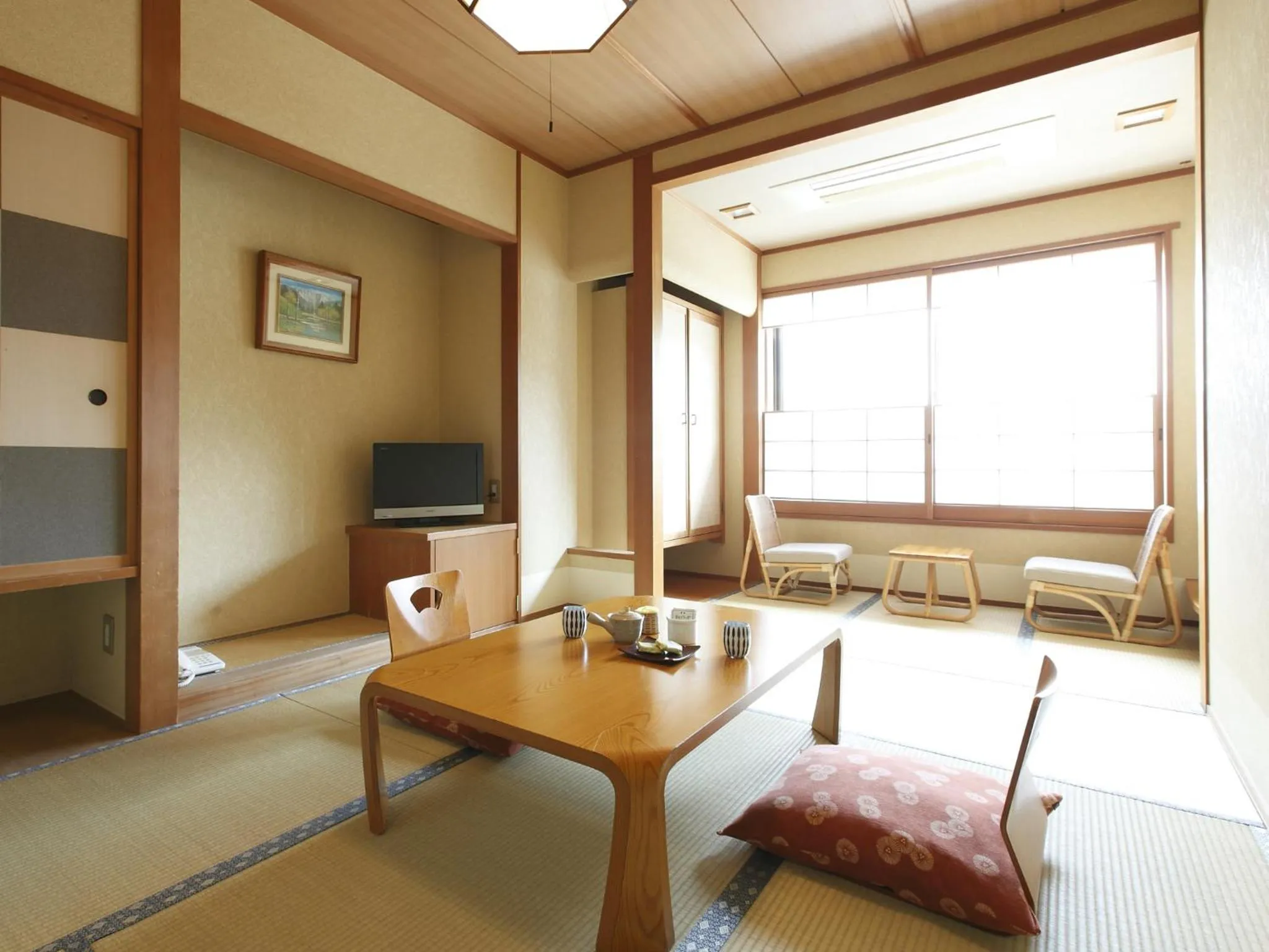 Japanese-Style Twin Room in Hakonenomori Okada Hotel