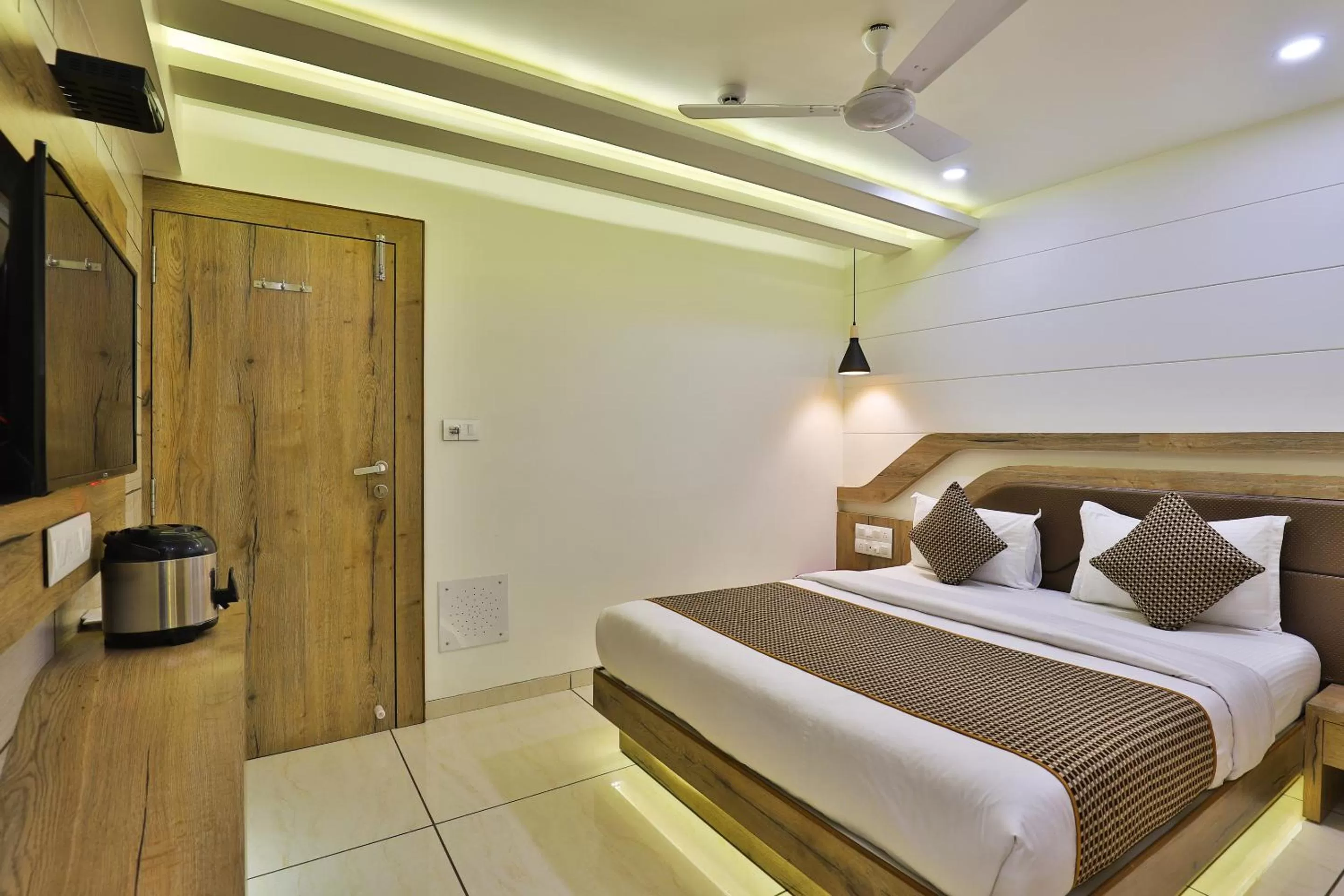 Deluxe Room - single occupancy in Hotel Pearl