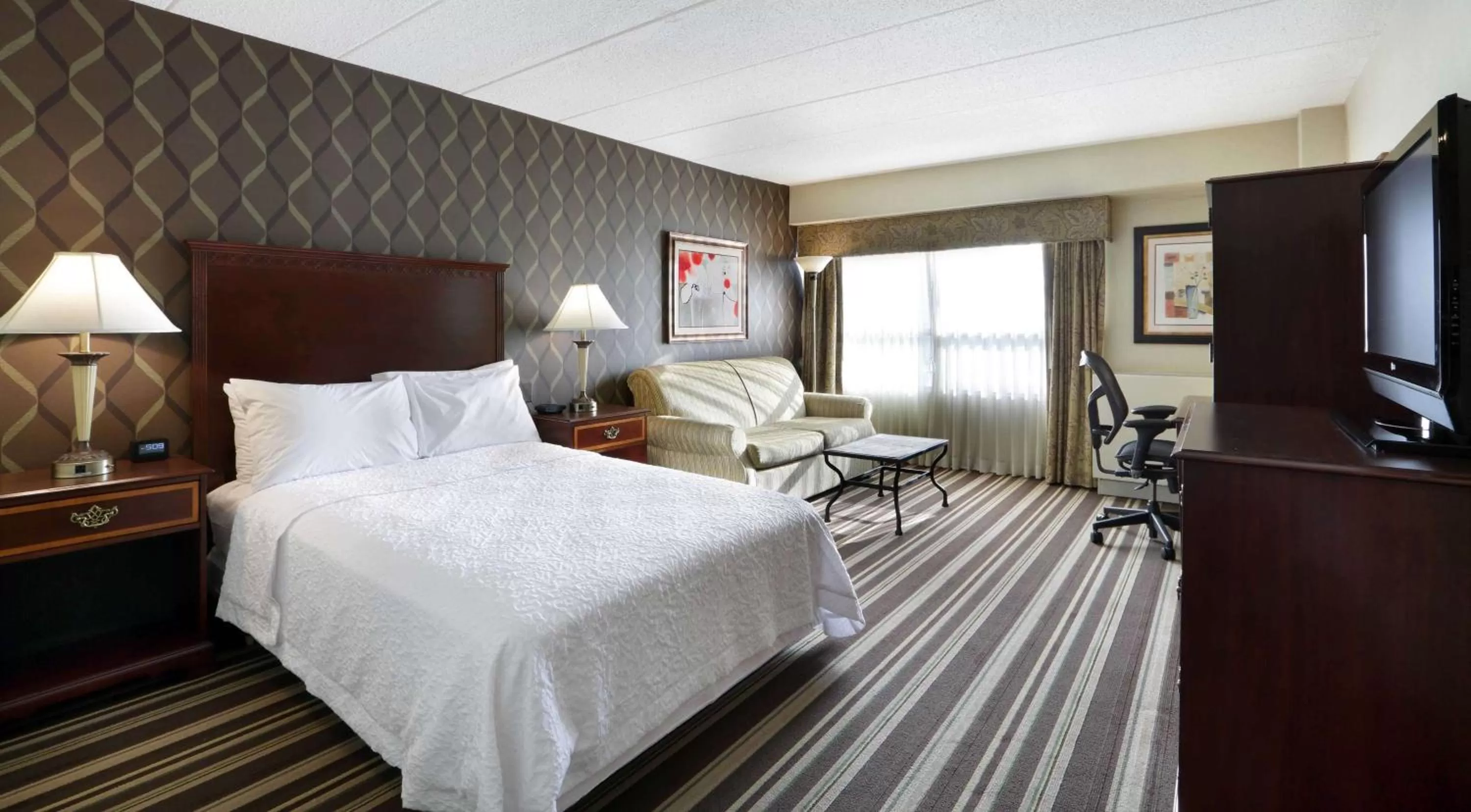 Double Room with Roll in Shower - Non-Smoking in Hampton Inn Boston-Natick
