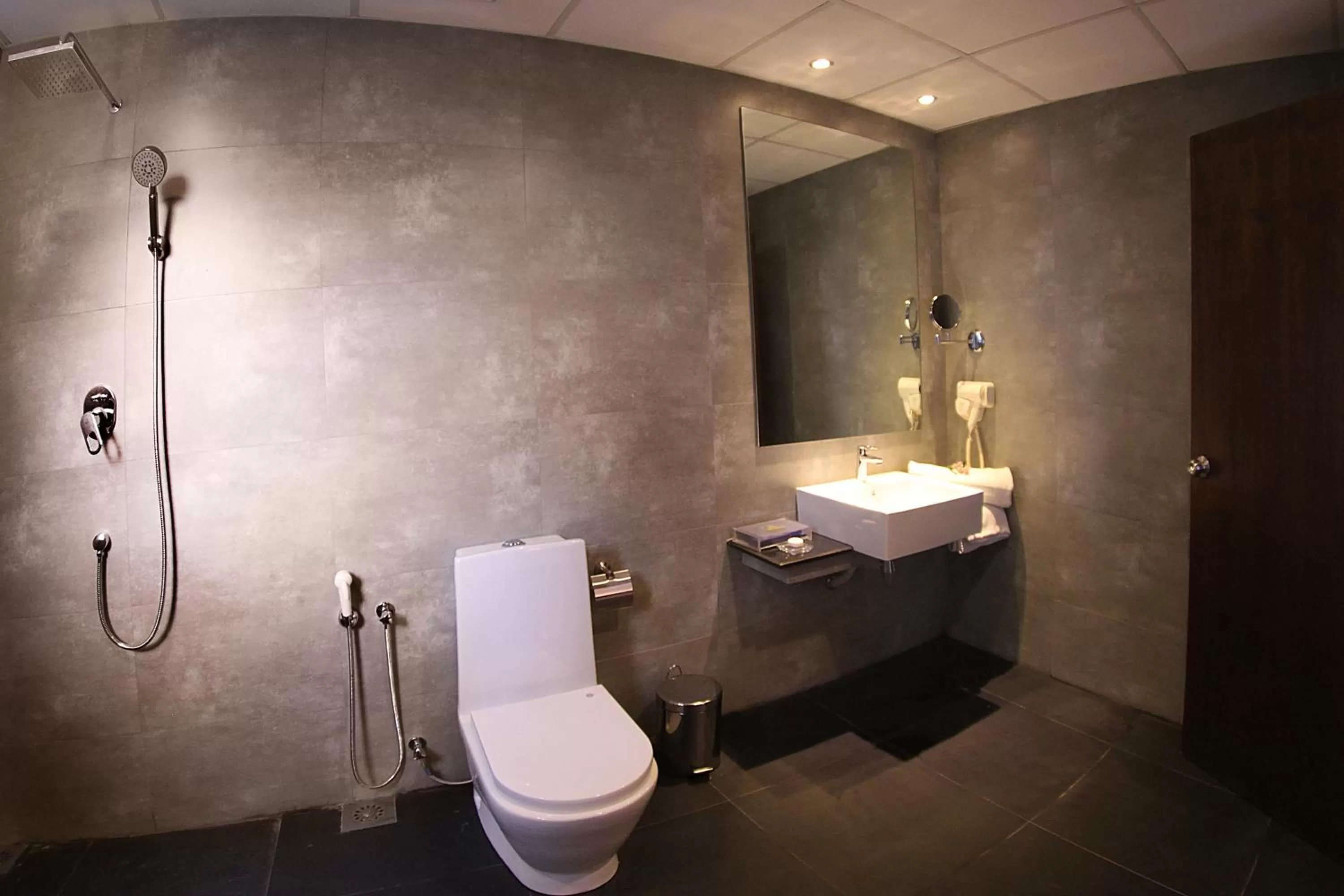 Premier Twin Room  - single occupancy in Best Western Elyon Colombo