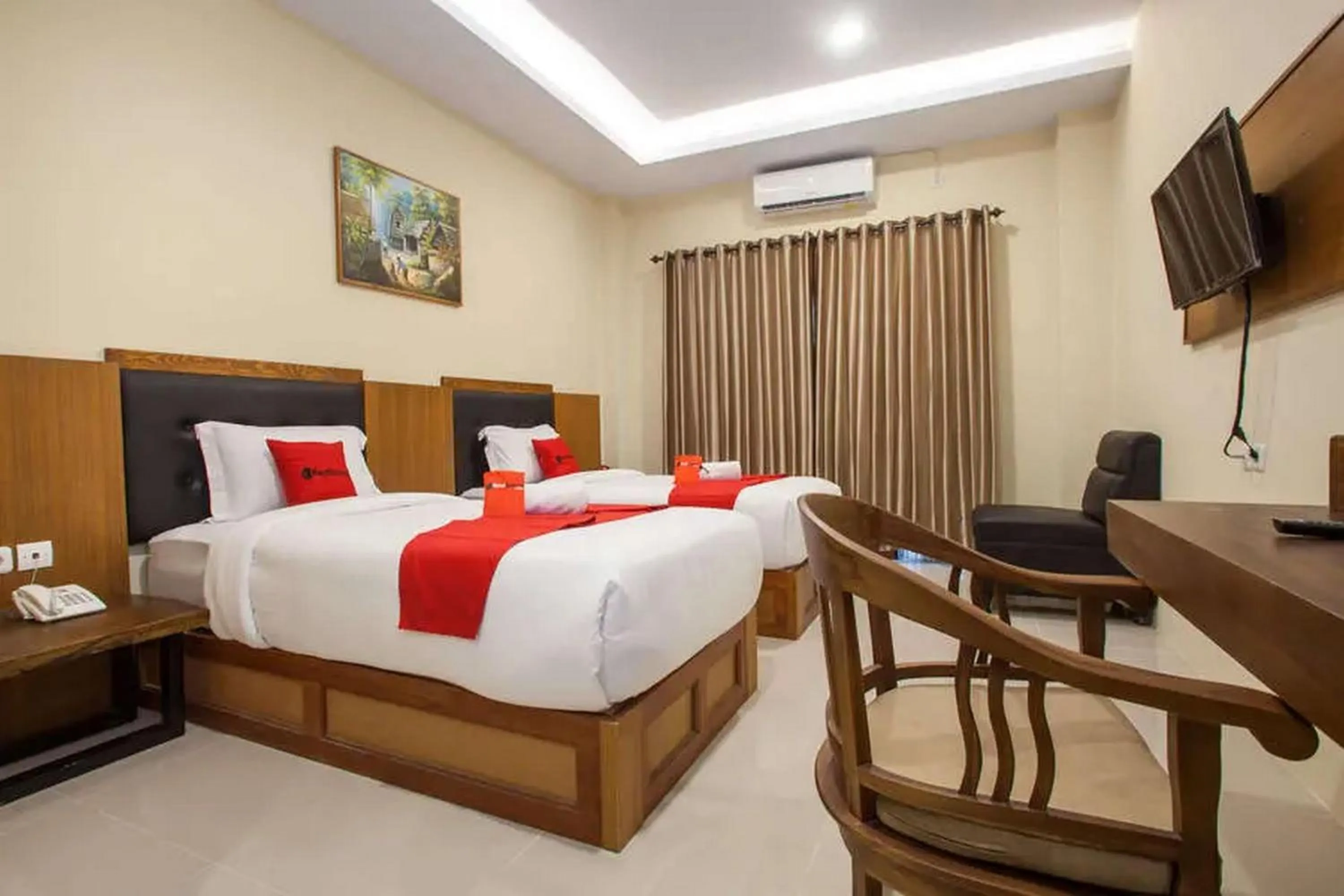Twin Room in RedDoorz Premium @ Jalan Cengkeh Malang