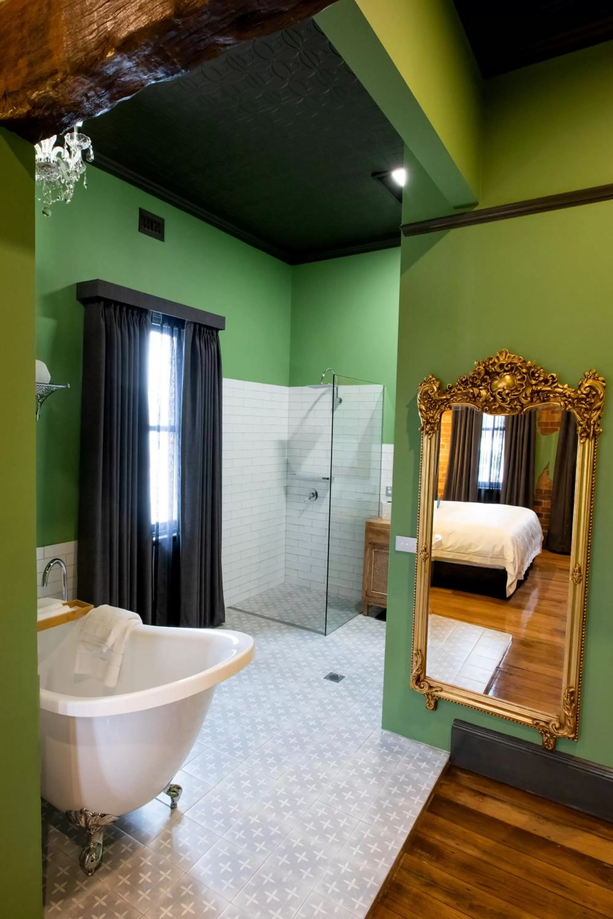 Deluxe King Suite in Hotel Australasia