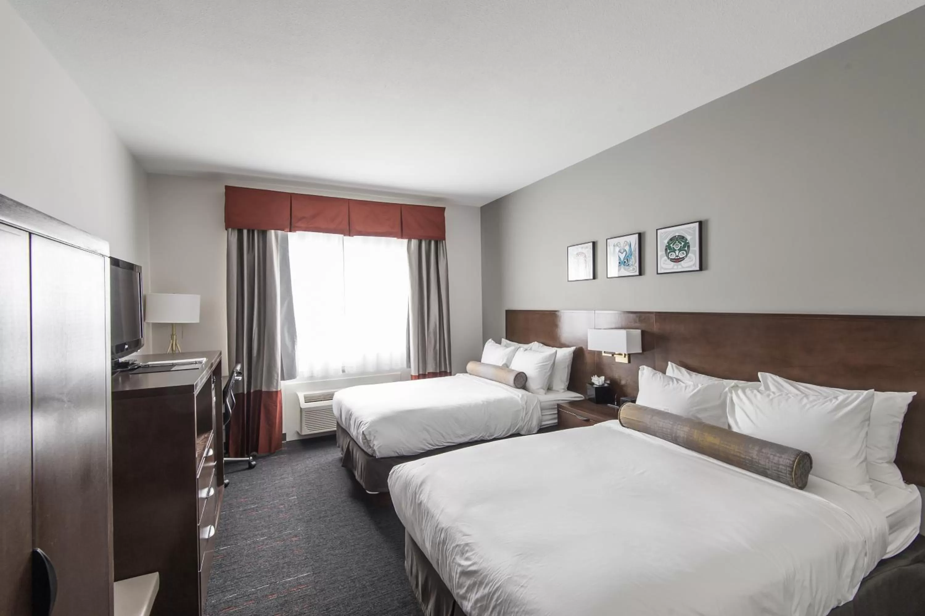 Deluxe Double Room in Edgewater Hotel