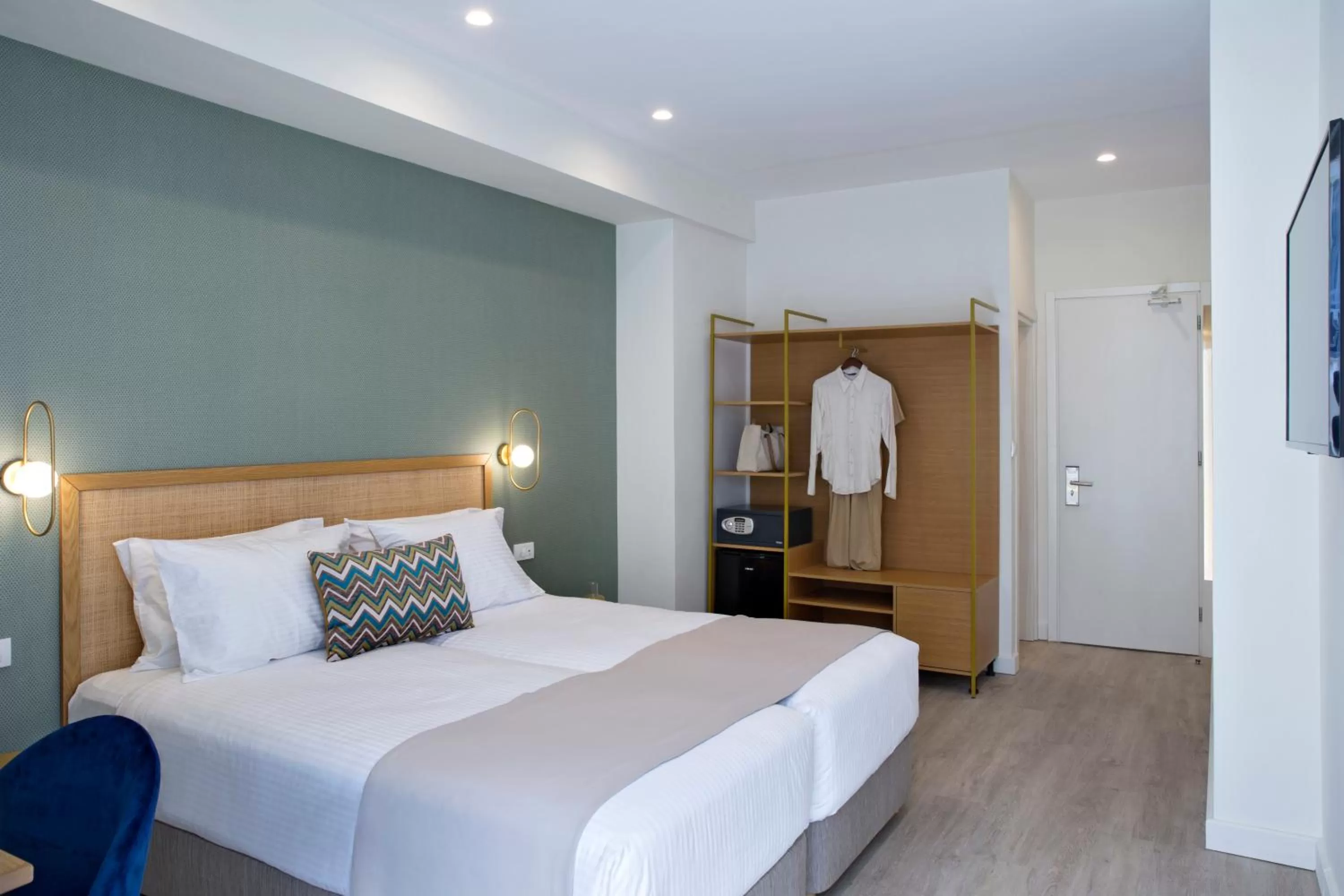 Deluxe Room with Balcony in Hypnos Inn Athens