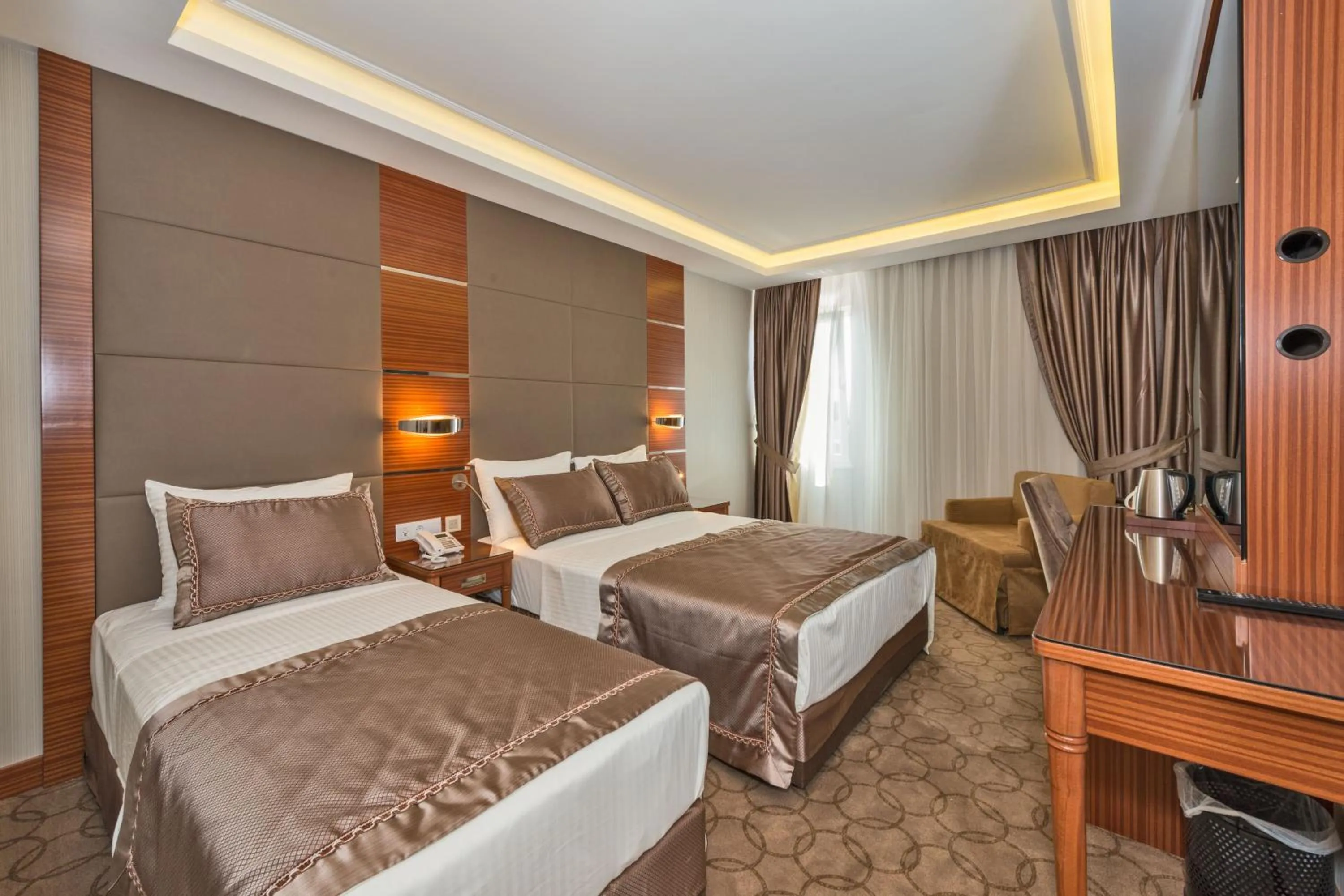 Triple Room in Glorious Hotel